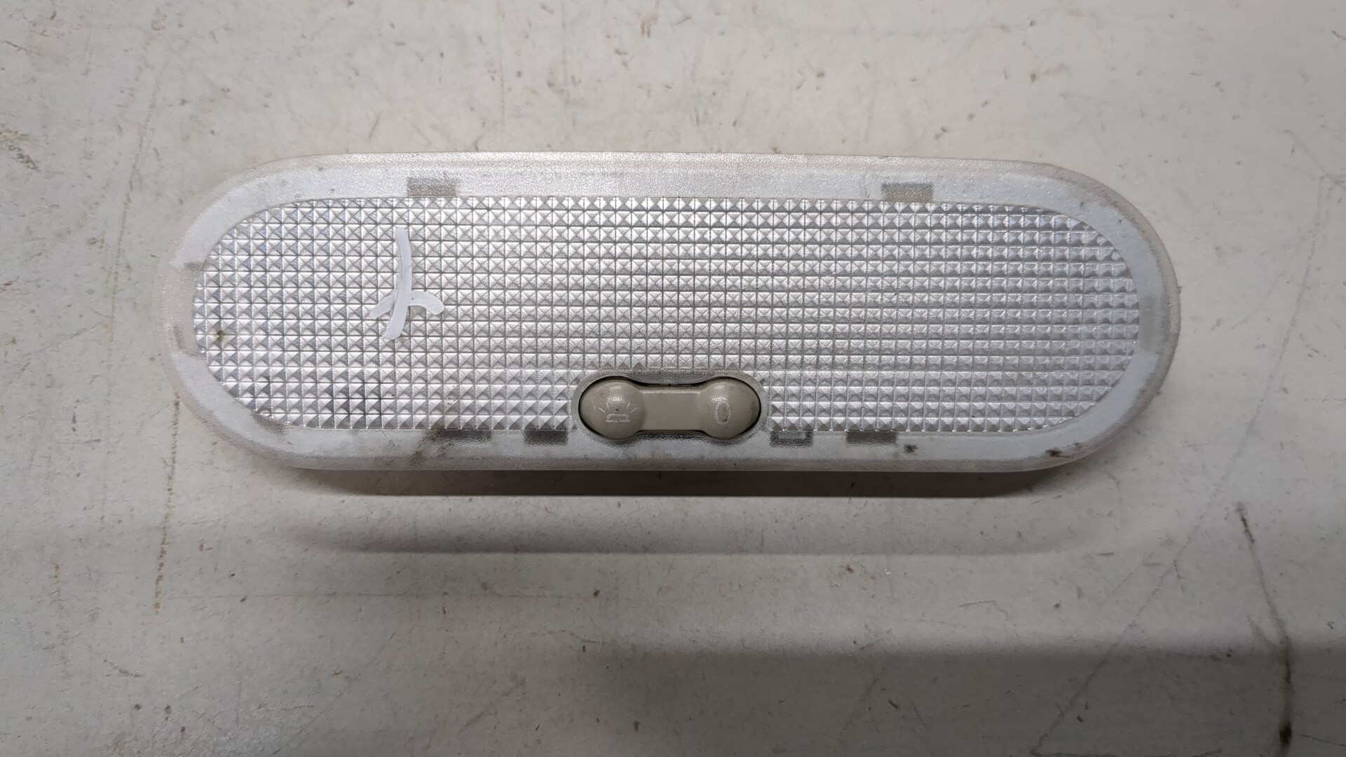 Плафон салонный