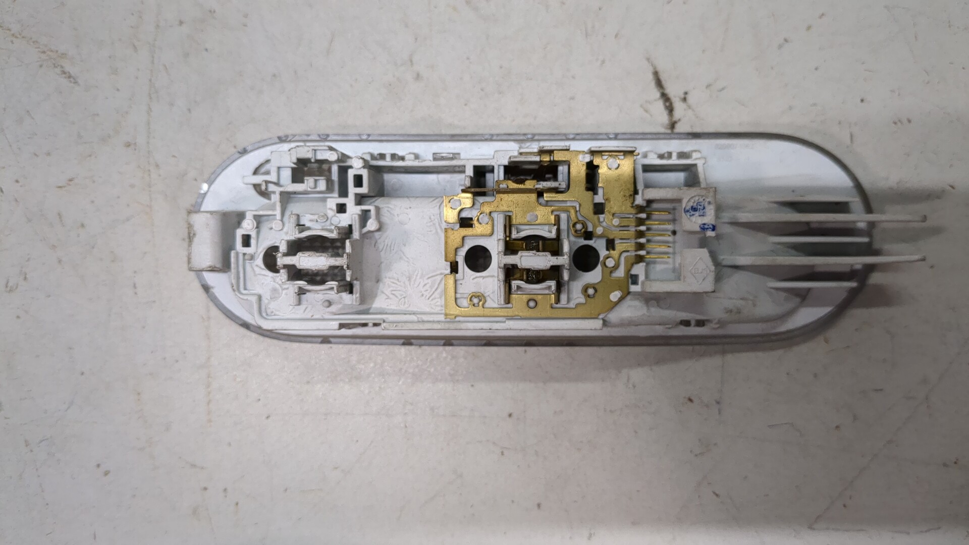 Плафон салонный