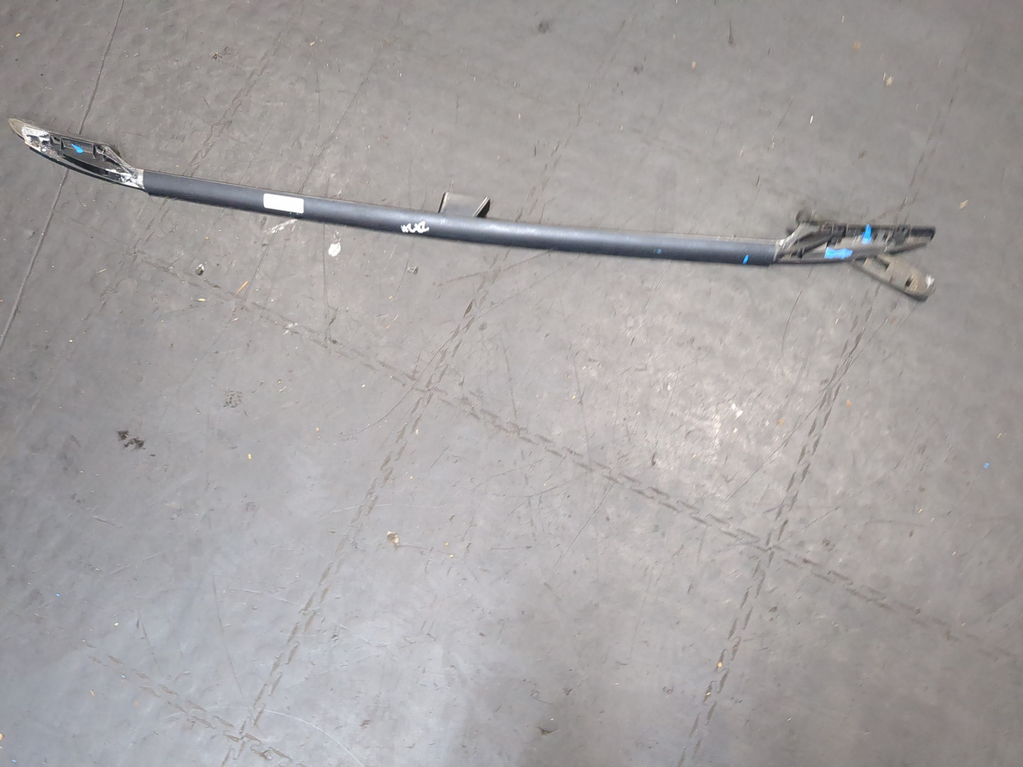 Рейлинг (релинг) правый (планка на крышу)