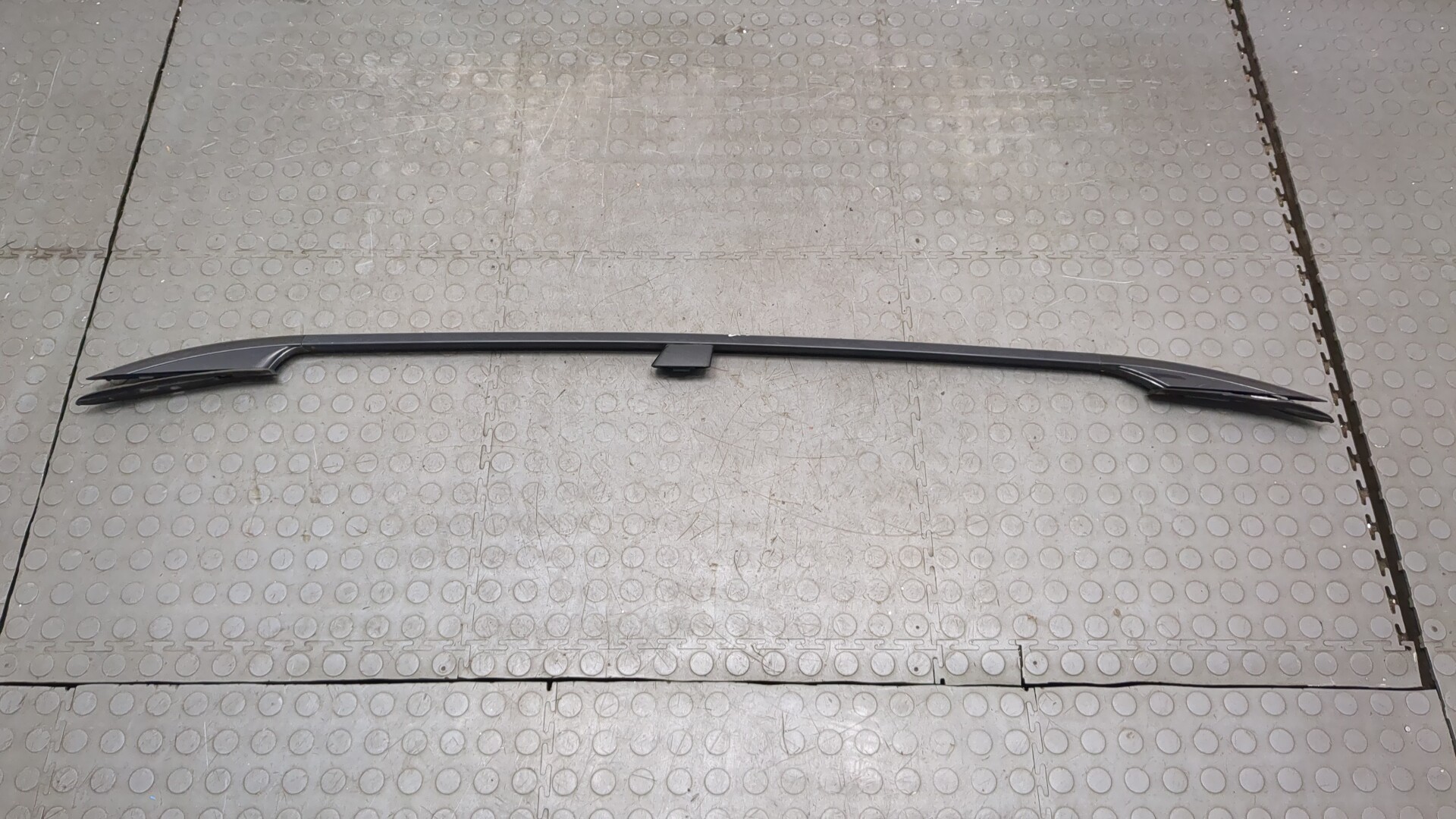 Рейлинг (релинг) правый (планка на крышу)