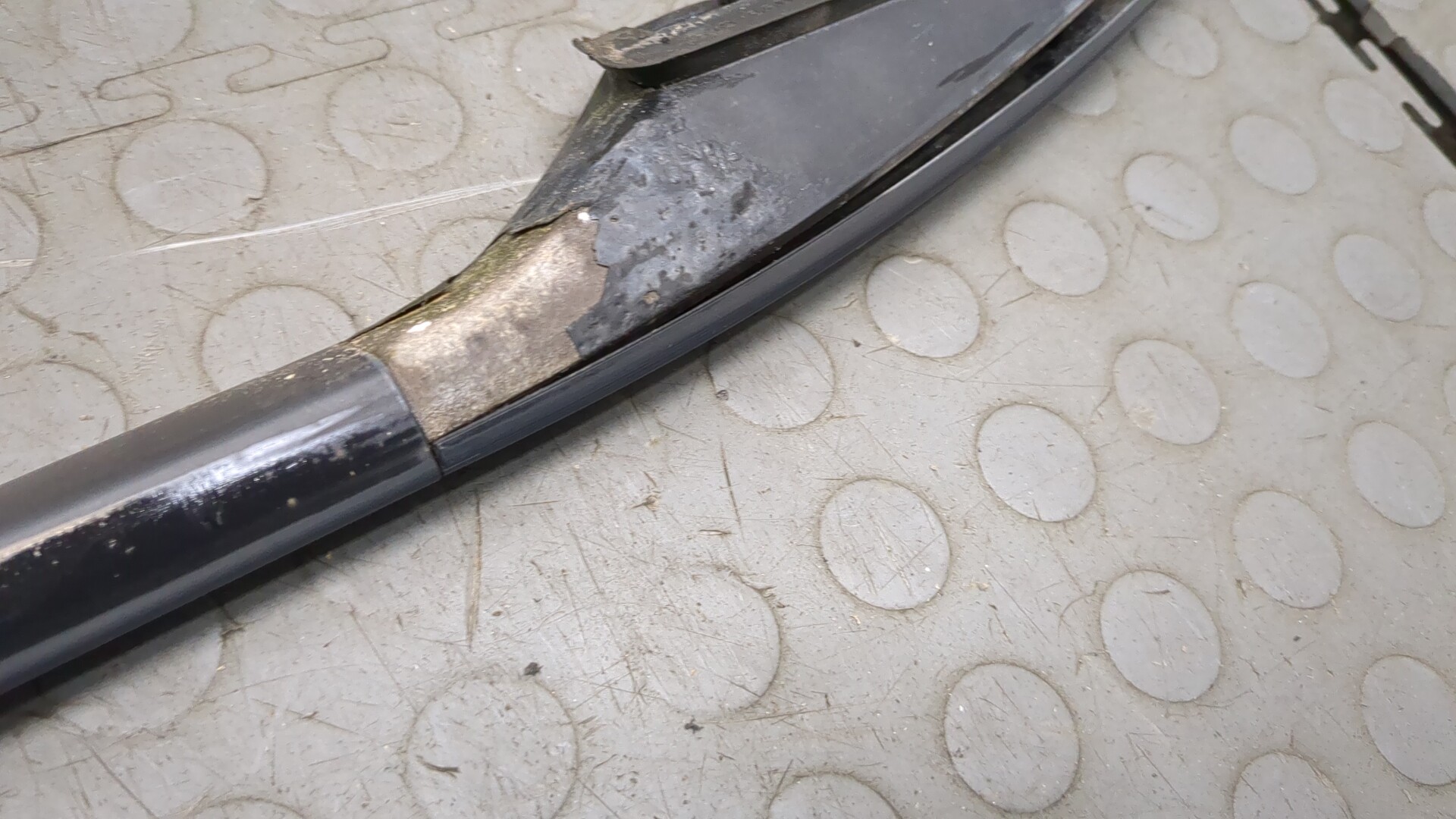 Рейлинг (релинг) правый (планка на крышу)