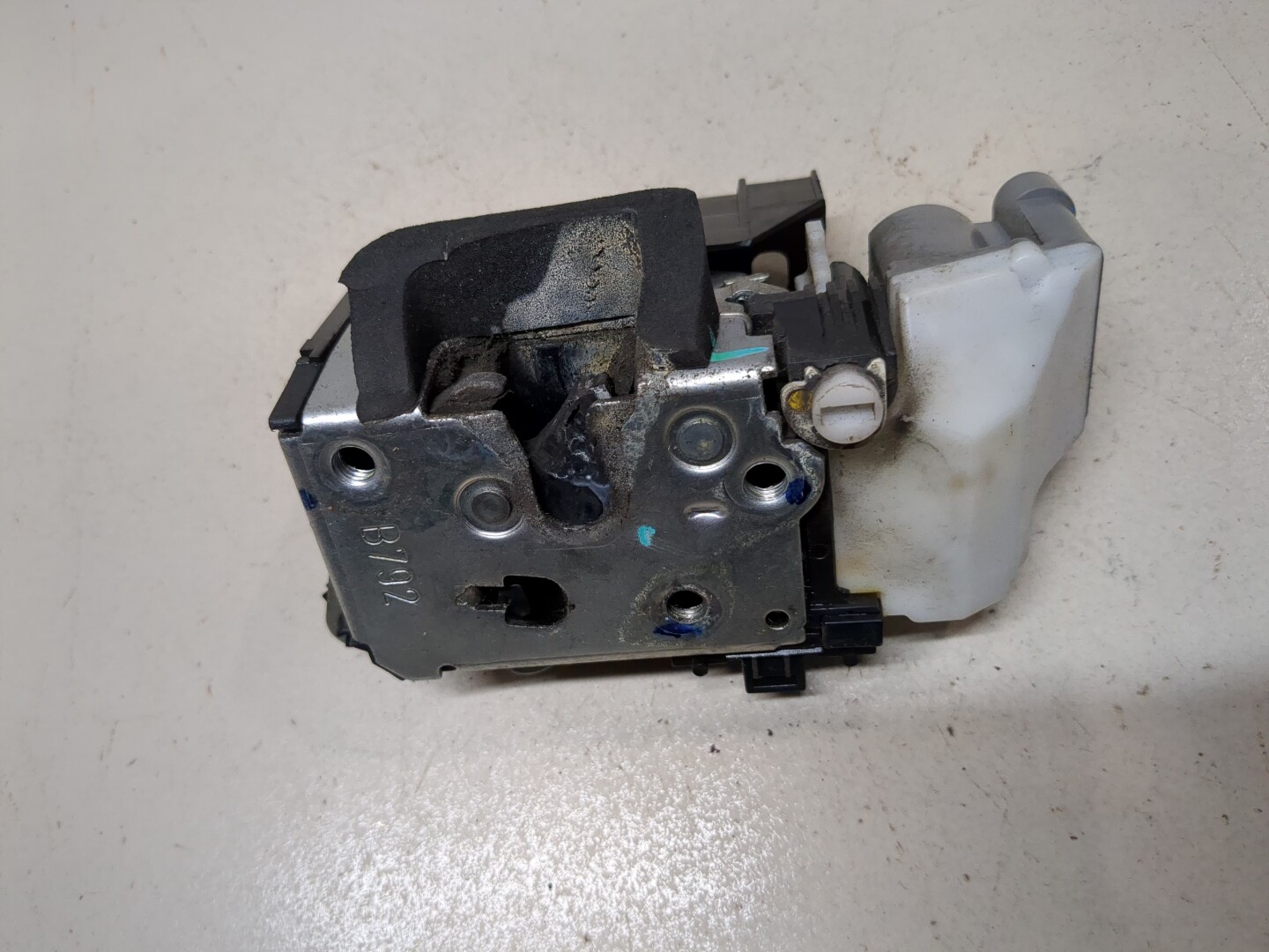 Замок двери сдвижной