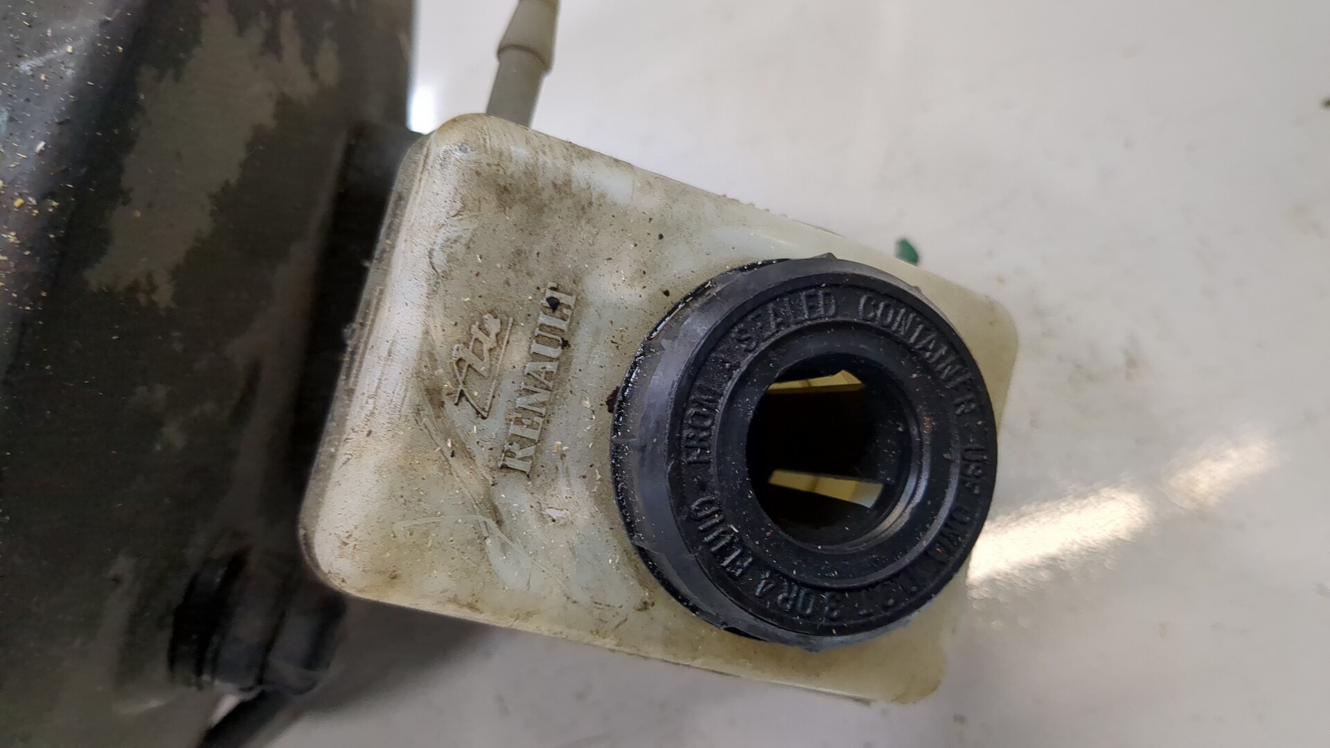 Цилиндр тормозной главный