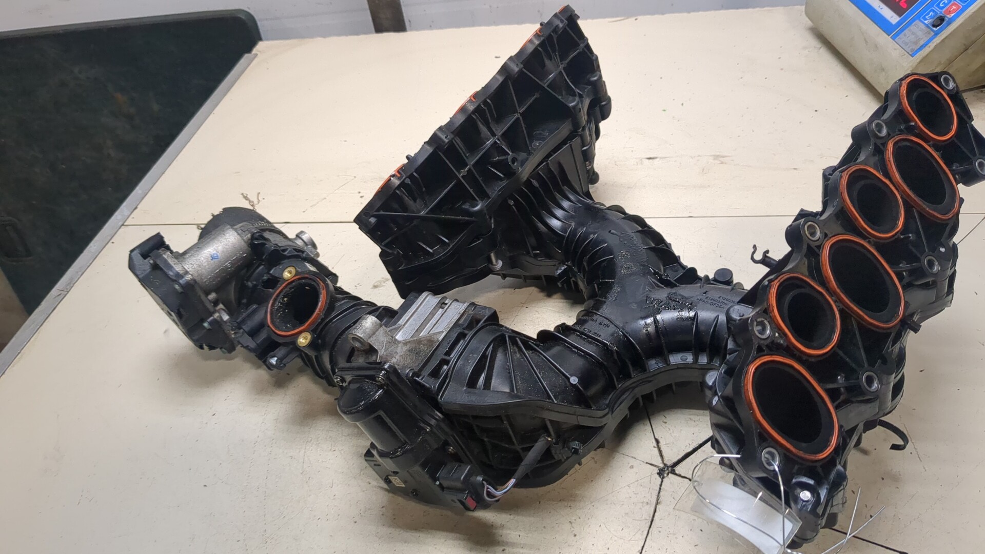 Коллектор впускной