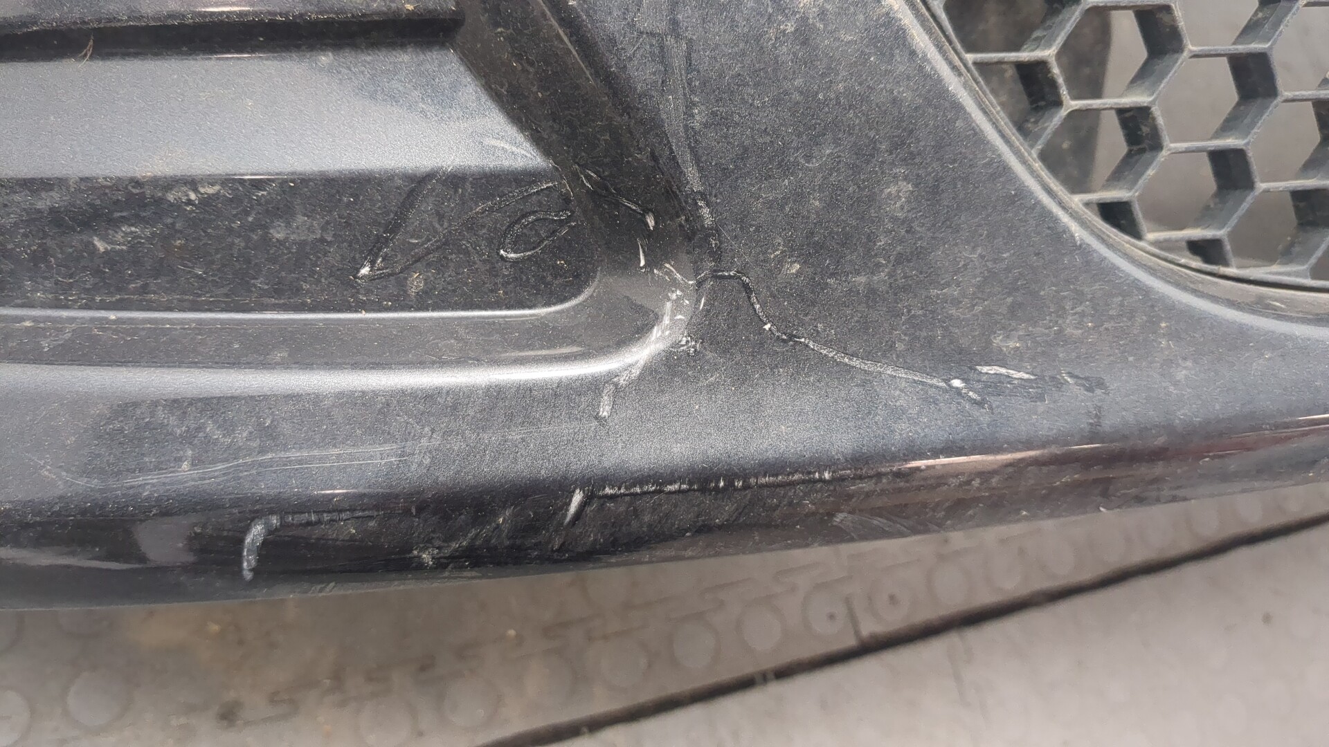 Бампер передний