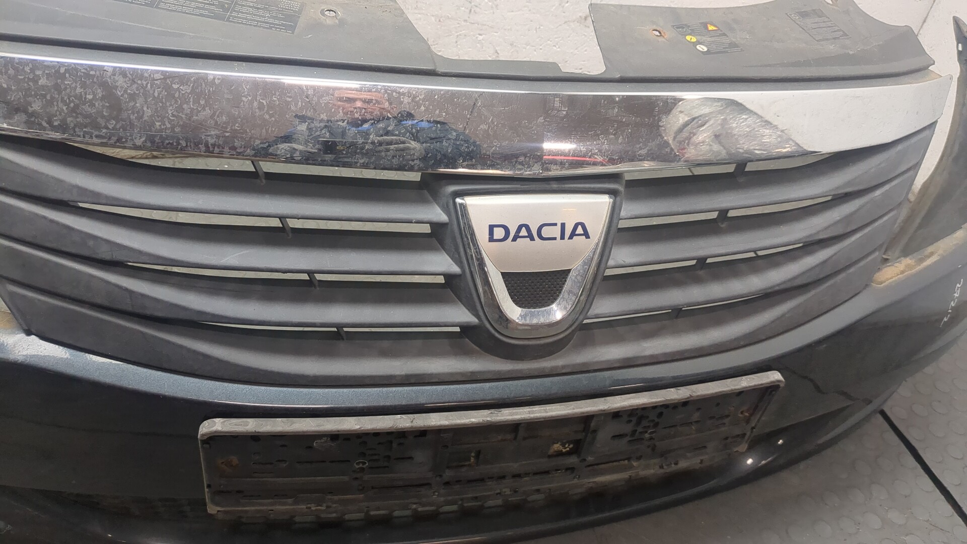 Бампер передний