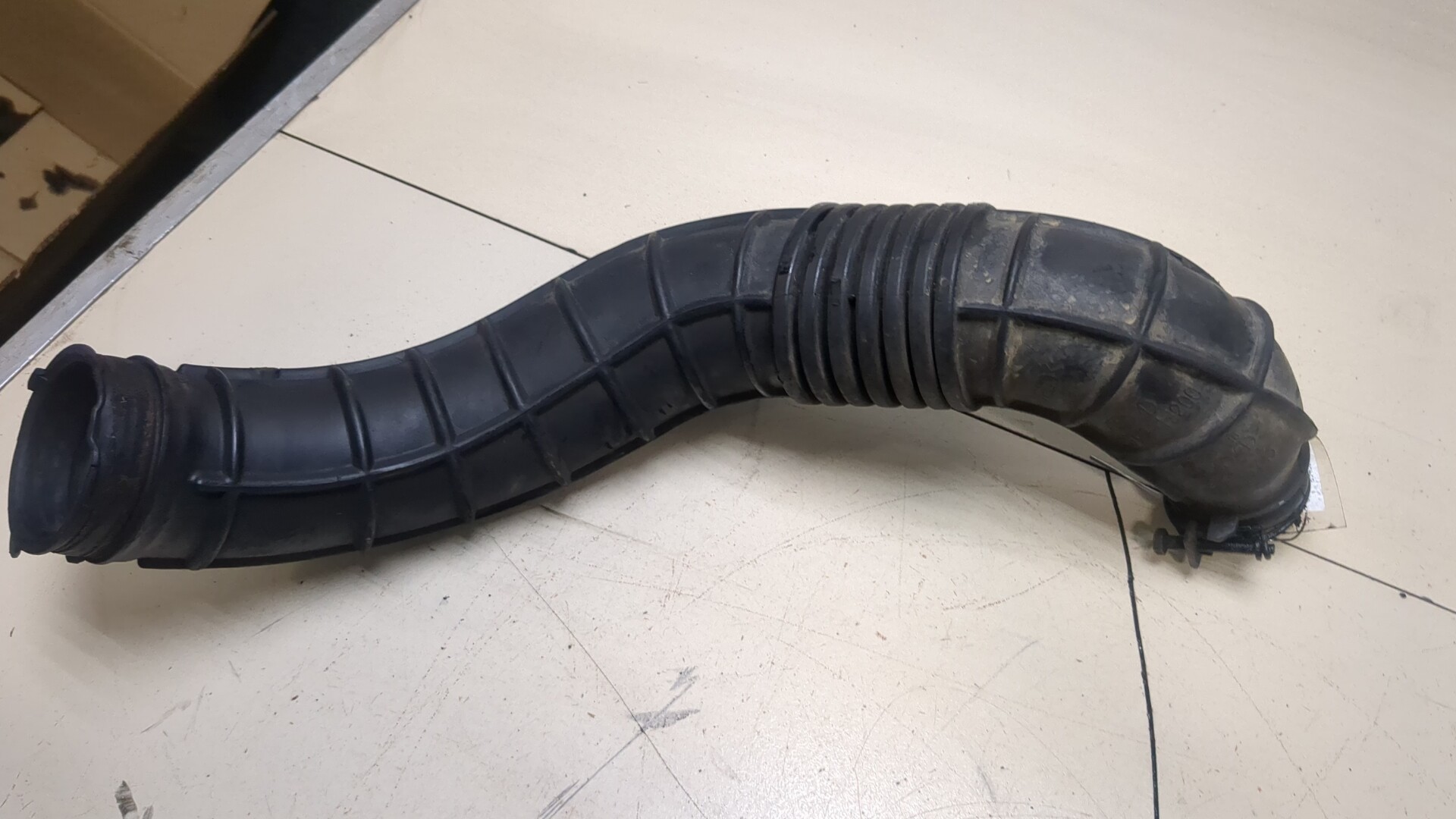 Патрубок воздушного фильтра