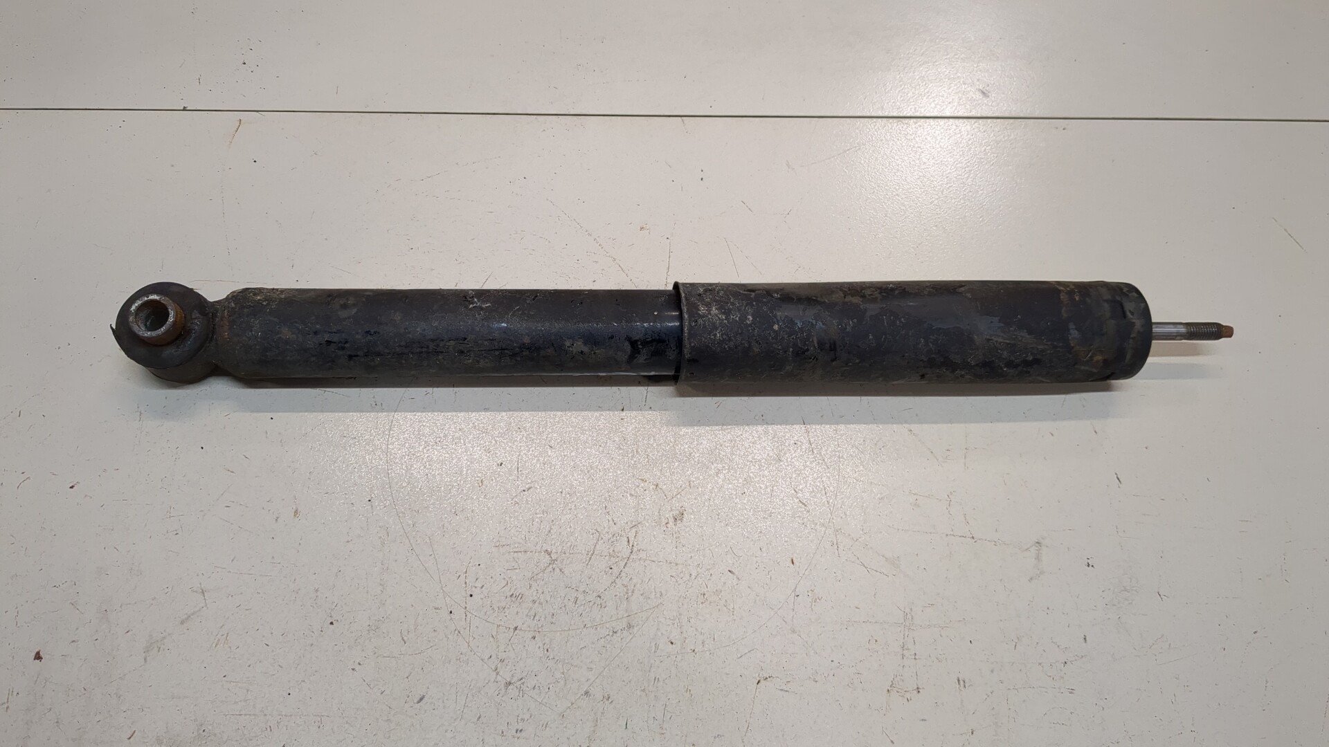 Амортизатор задний (стойка)