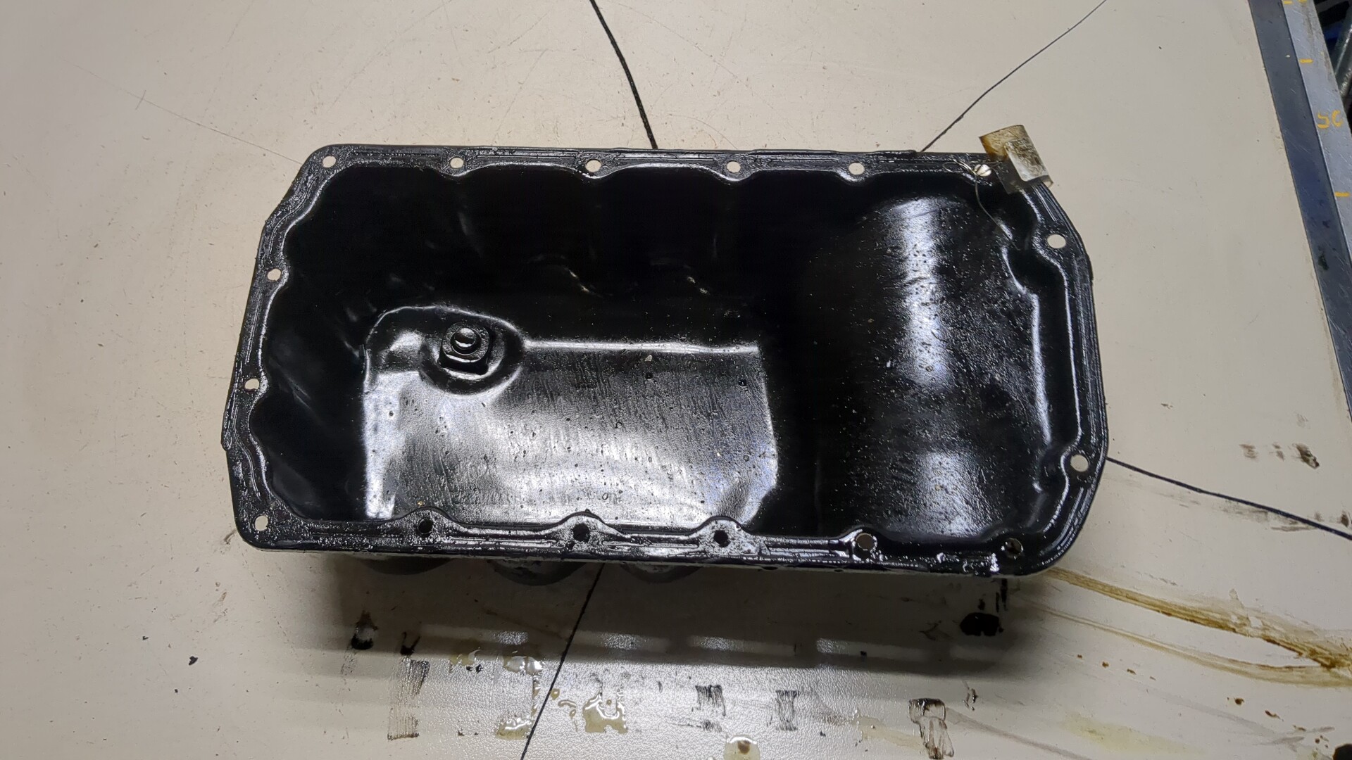 Поддон масляный двигателя (картер)