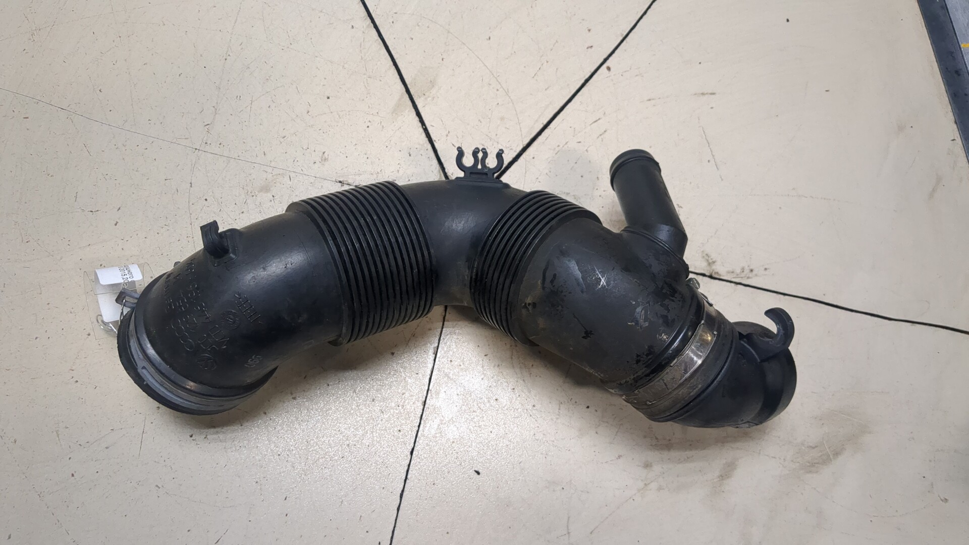 Патрубок воздушного фильтра