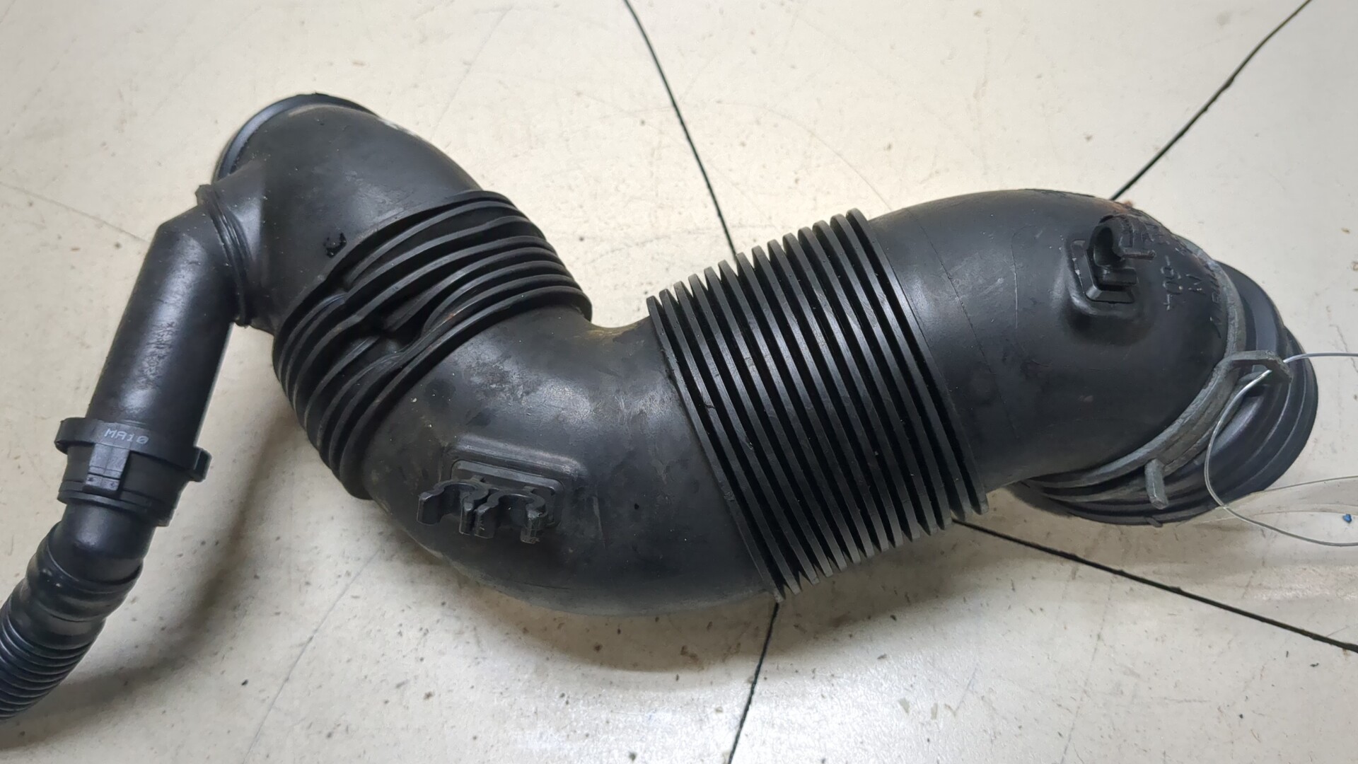 Патрубок воздушного фильтра