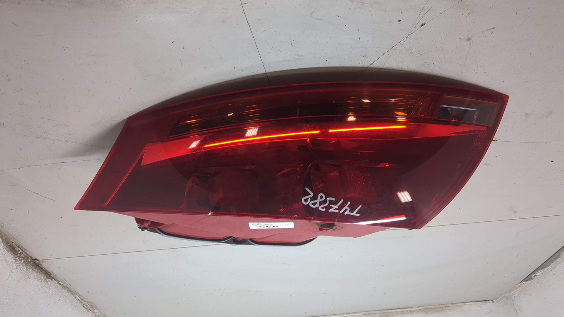 Фонарь задний правый