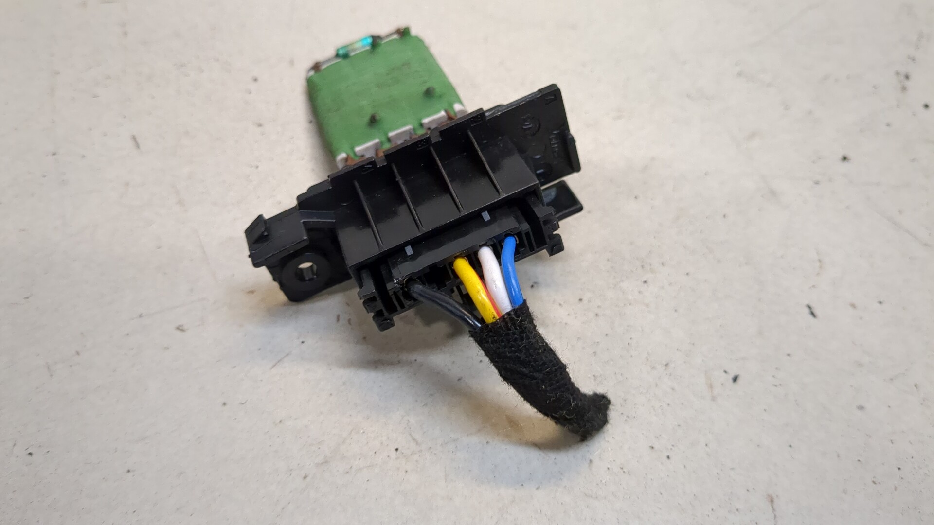 Резистор отопителя