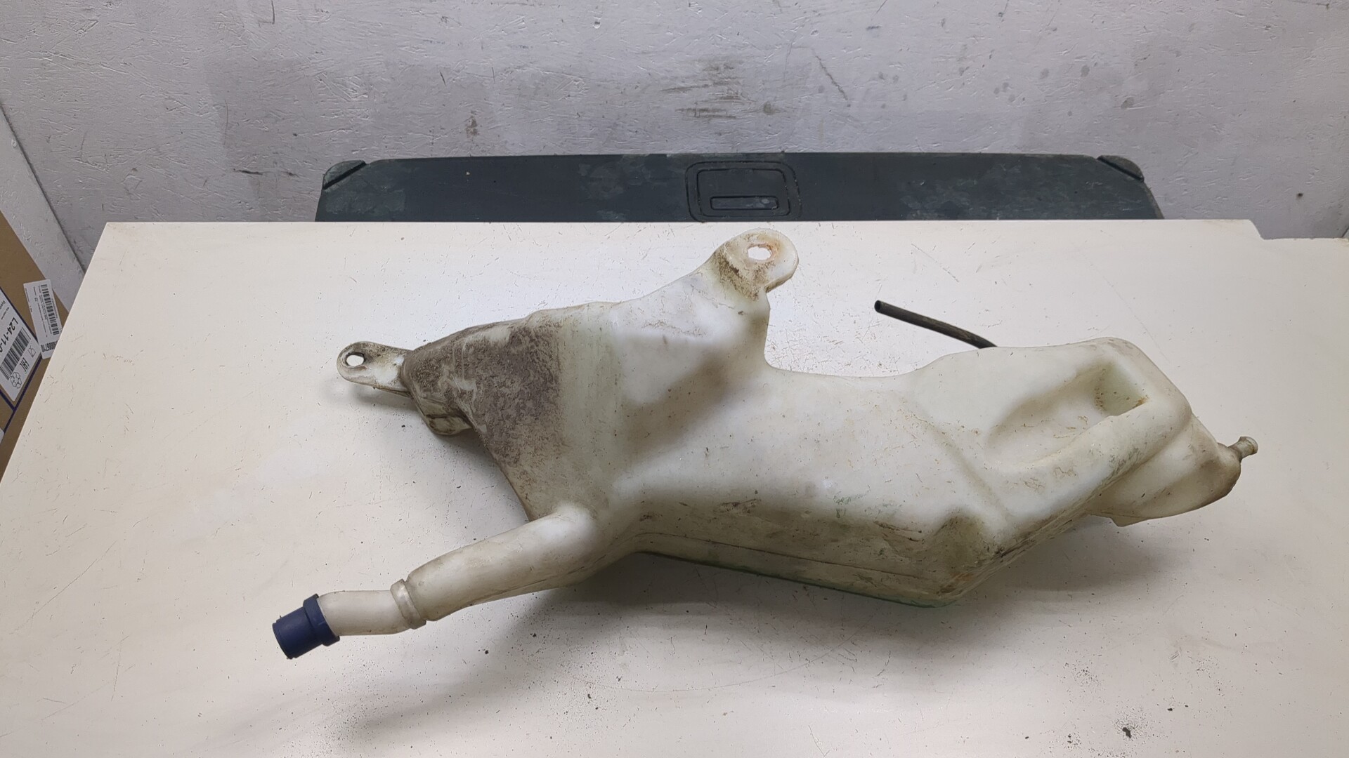 Бачок омывателя лобового стекла