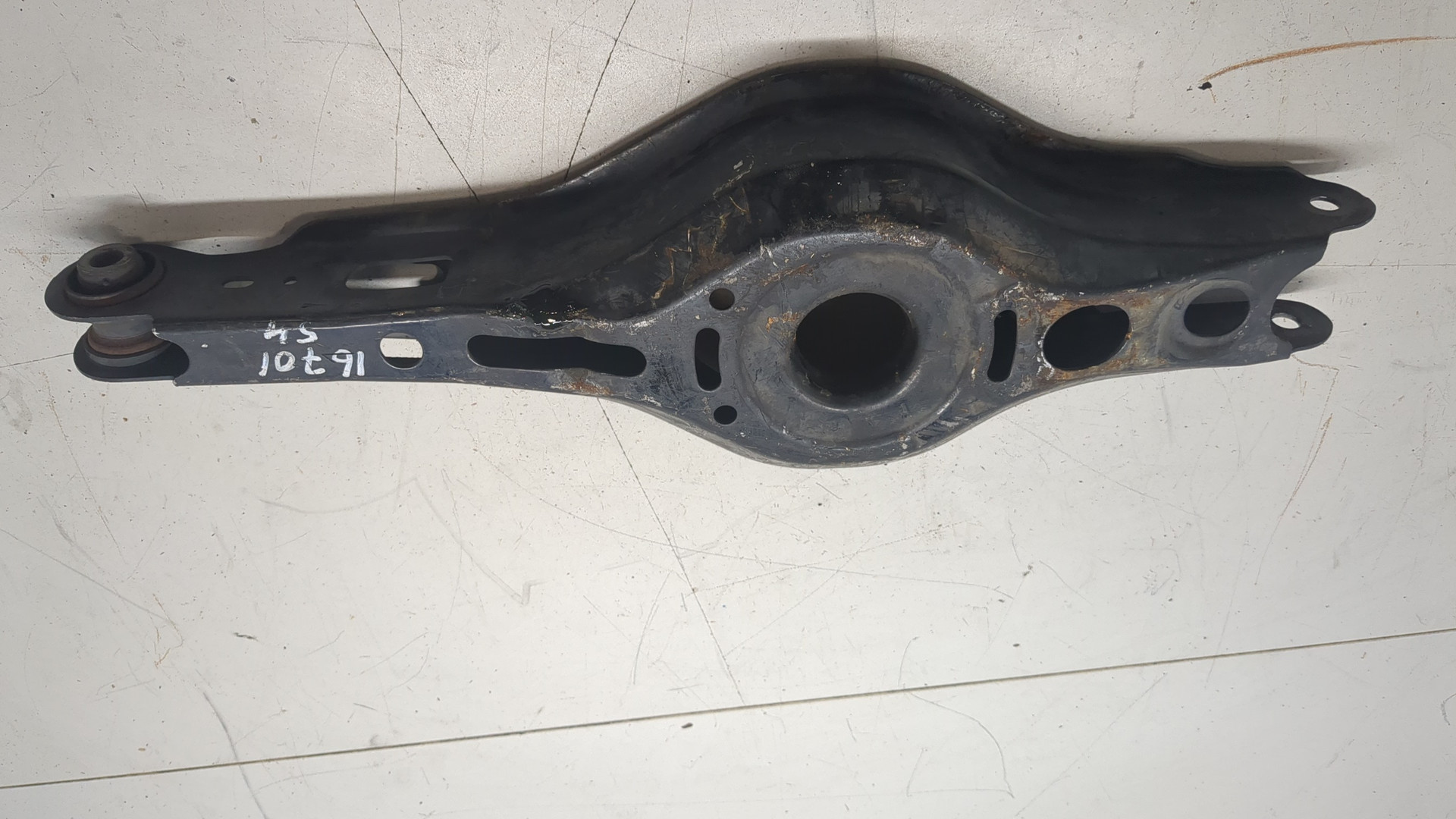 Рычаг задний