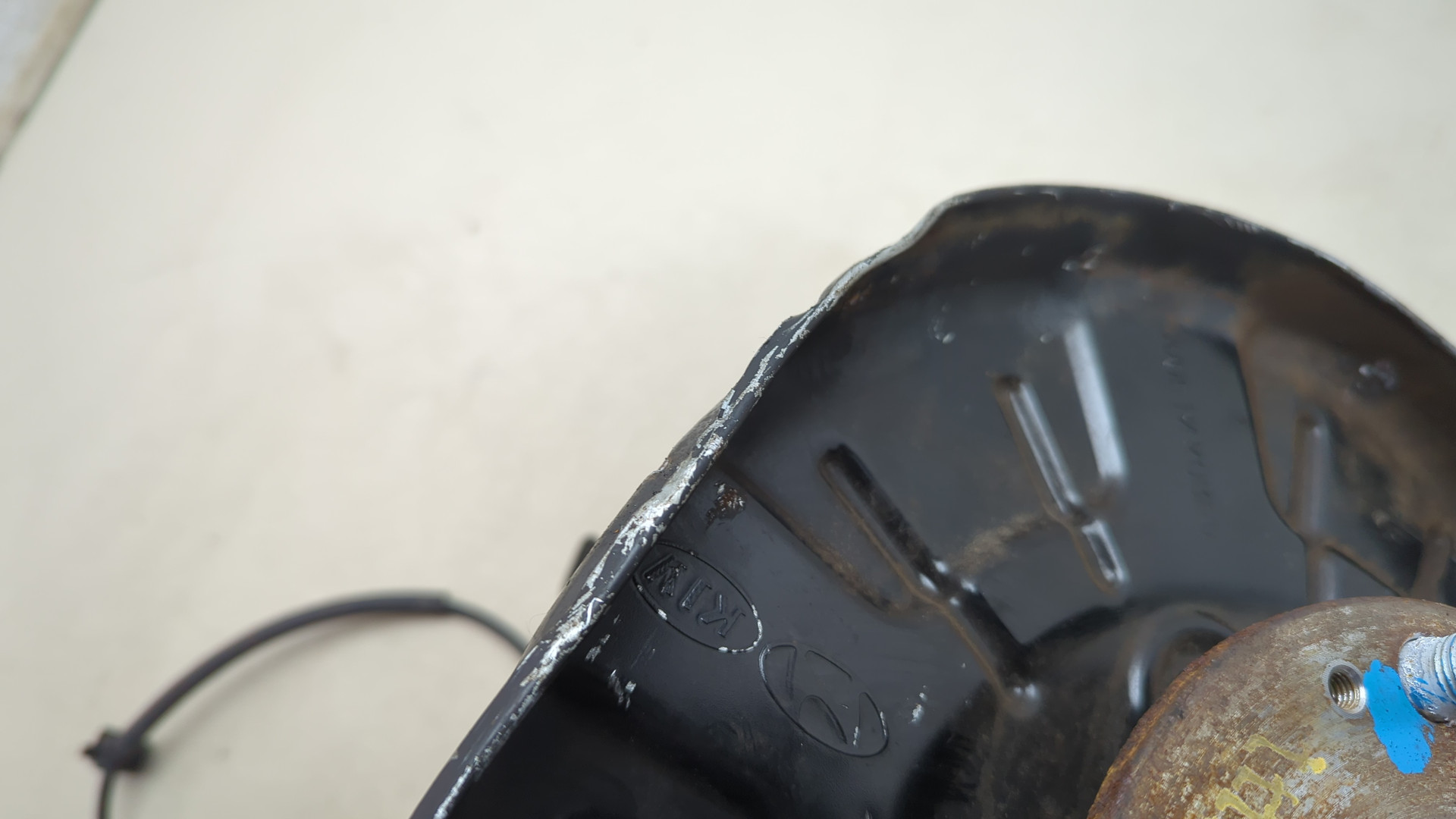 Кулак поворотный задний левый