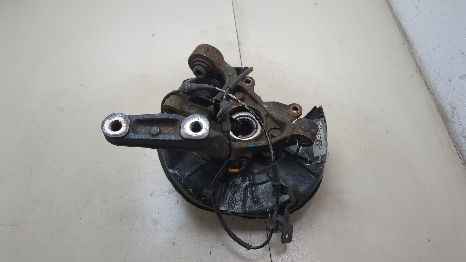 Кулак поворотный задний левый