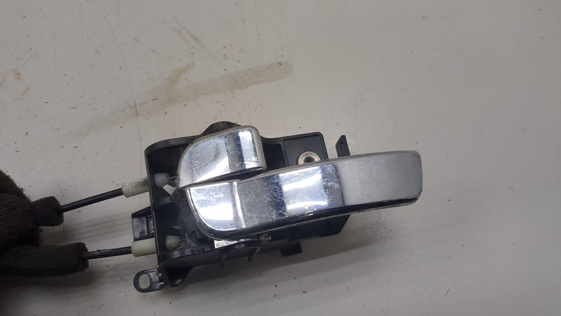 Замок двери задней левой