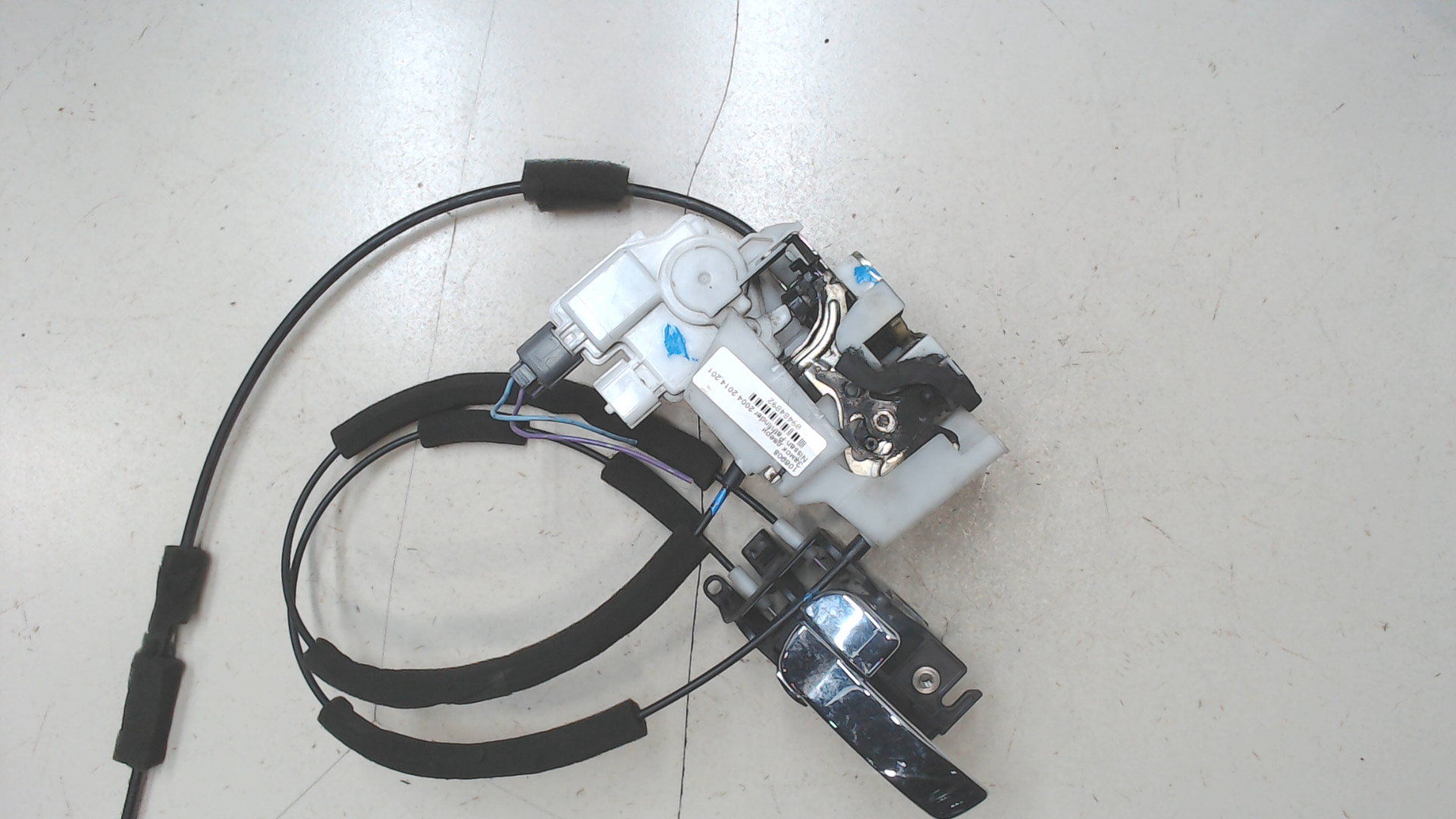 Замок двери задней левой