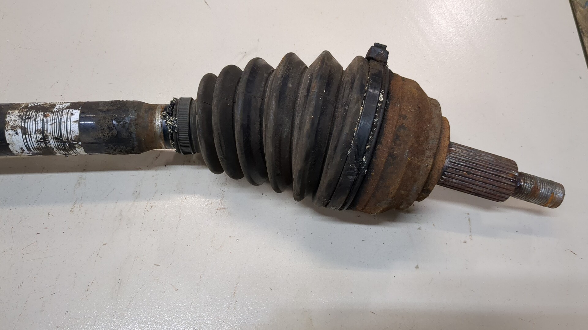 Полуось передняя правая