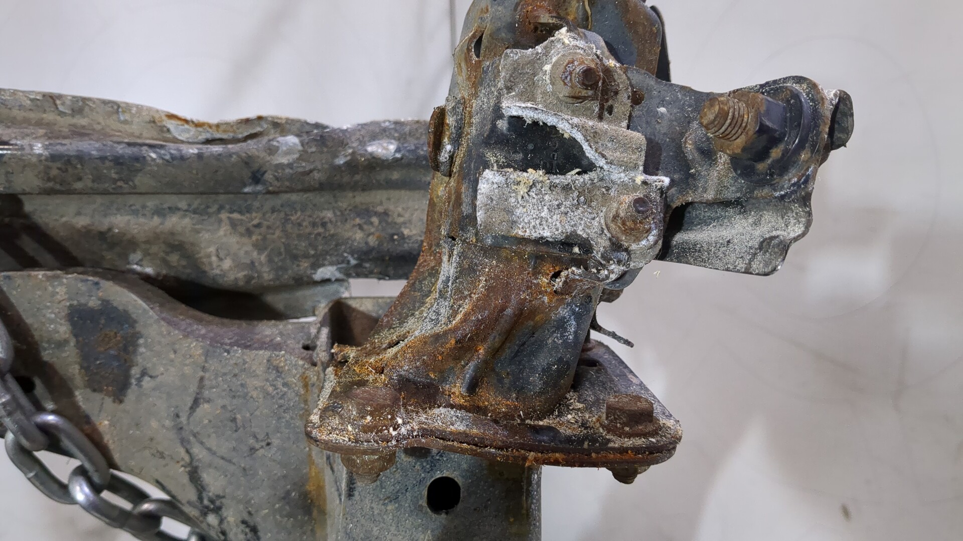 Балка подмоторная