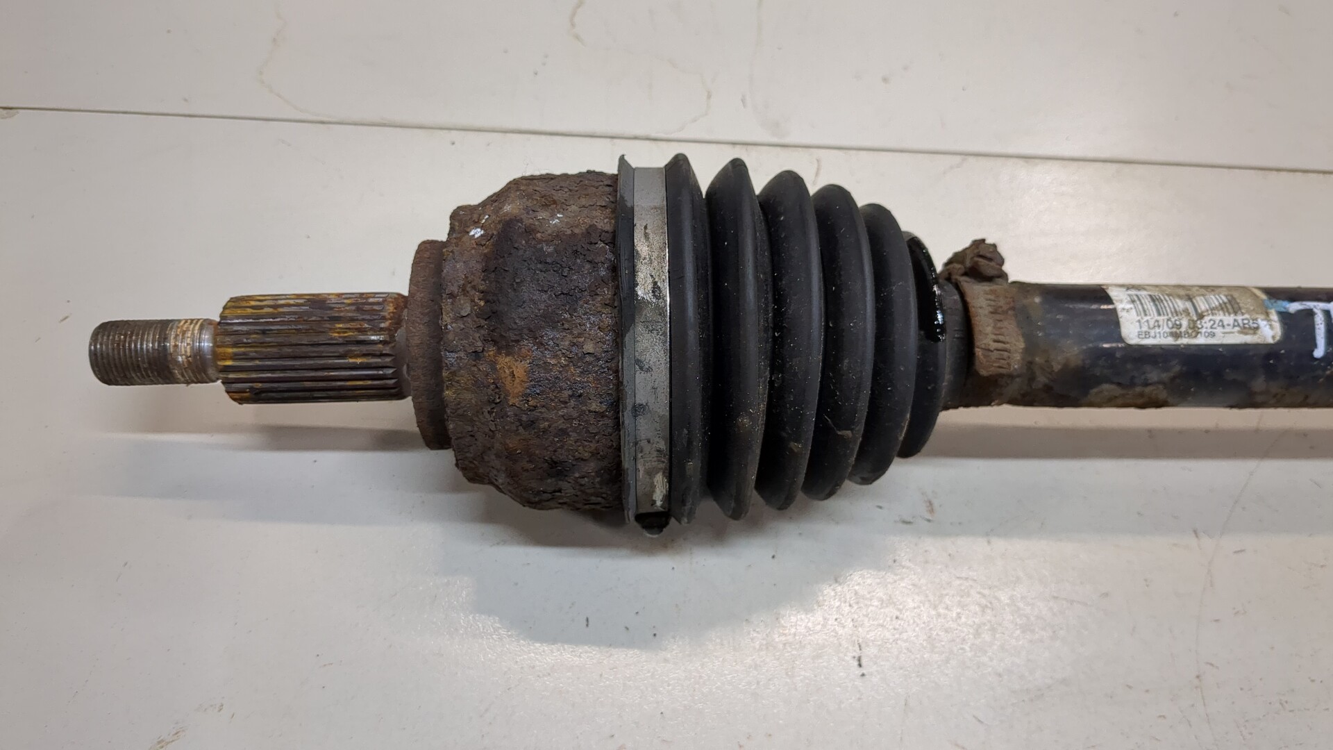 Полуось передняя правая