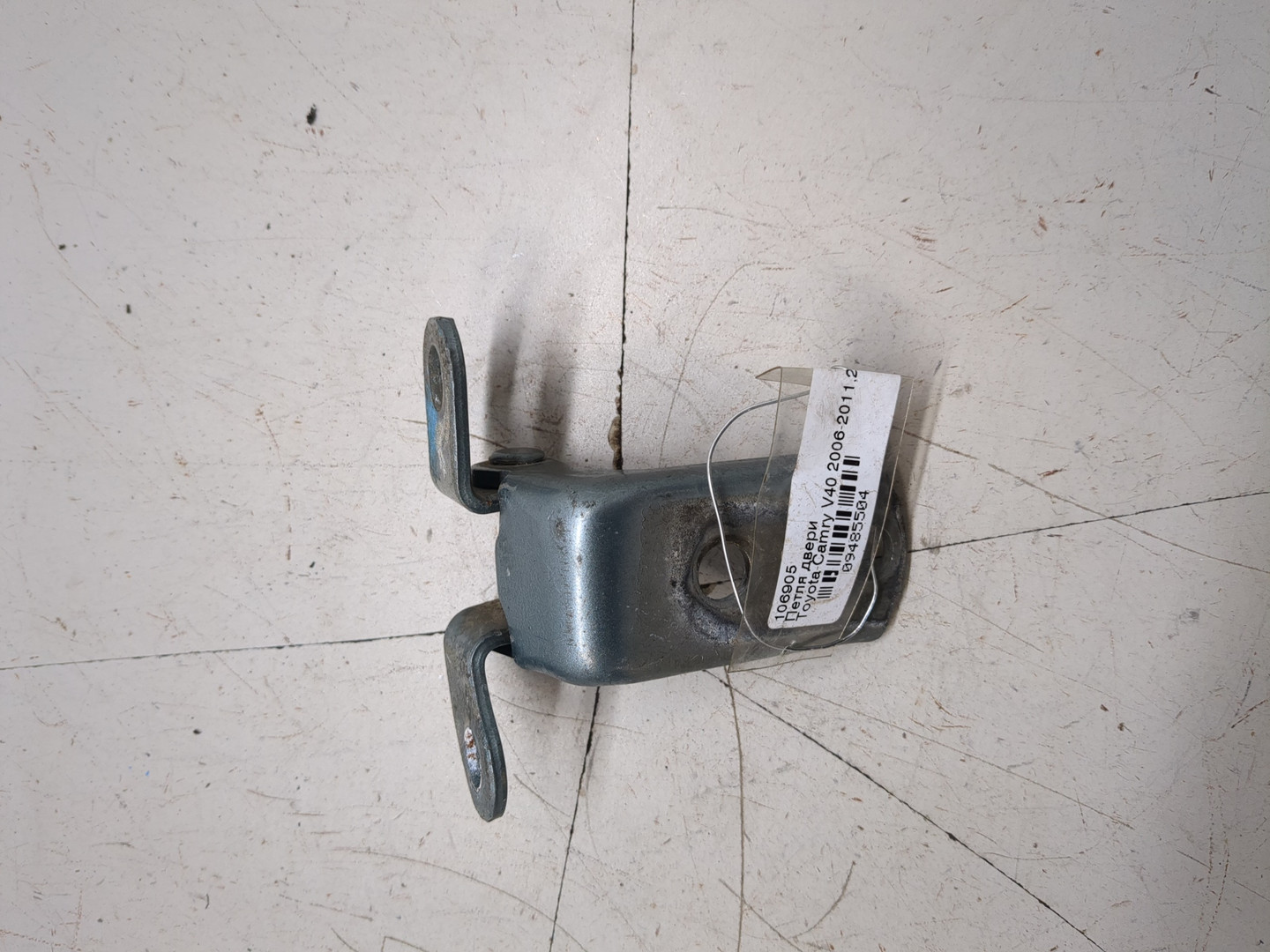 Петля двери