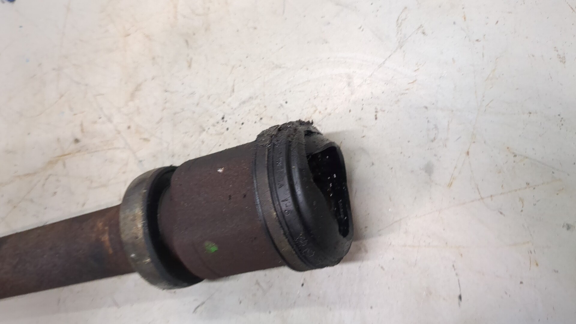 Полуось передняя правая