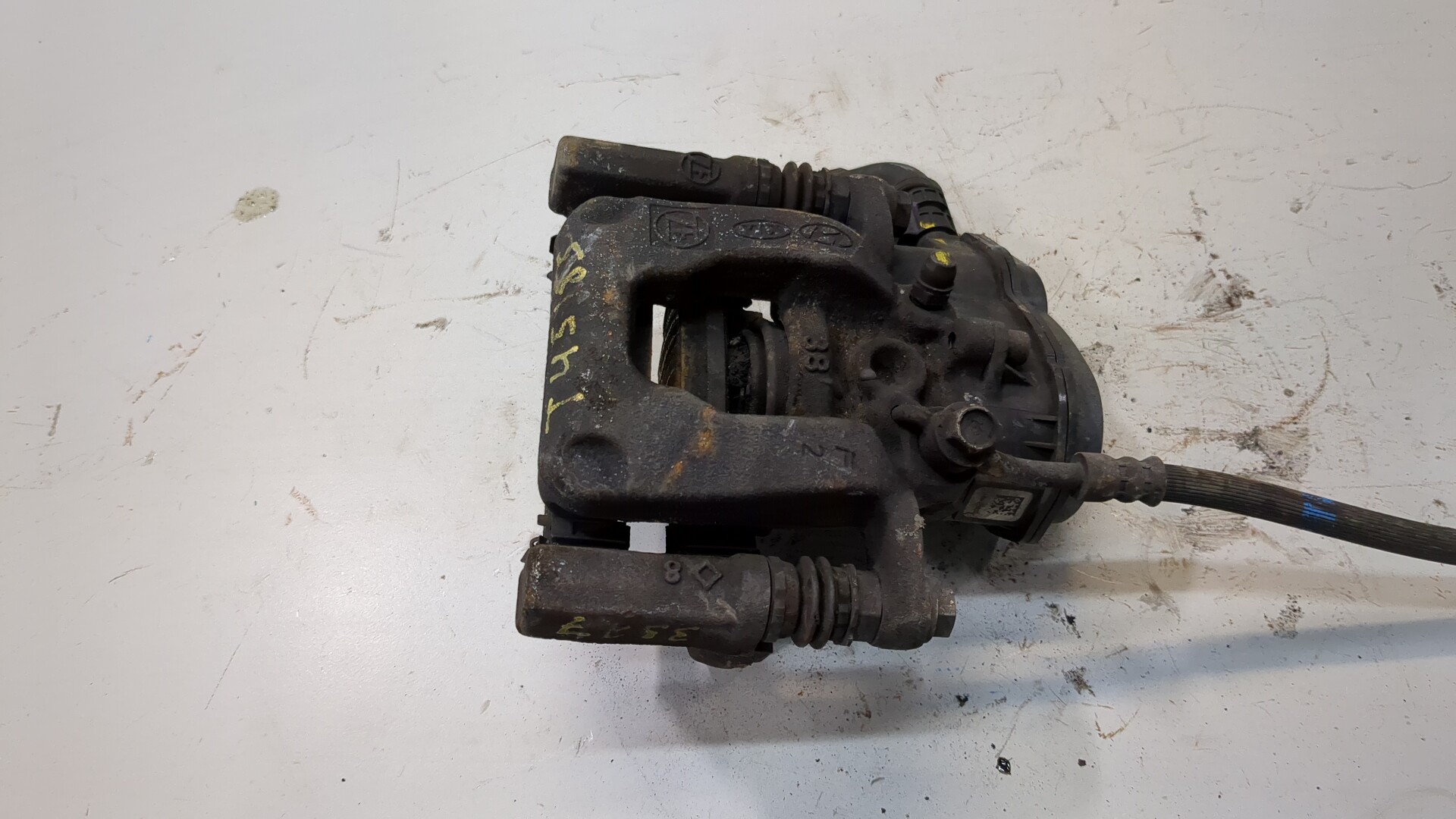 Суппорт задний левый