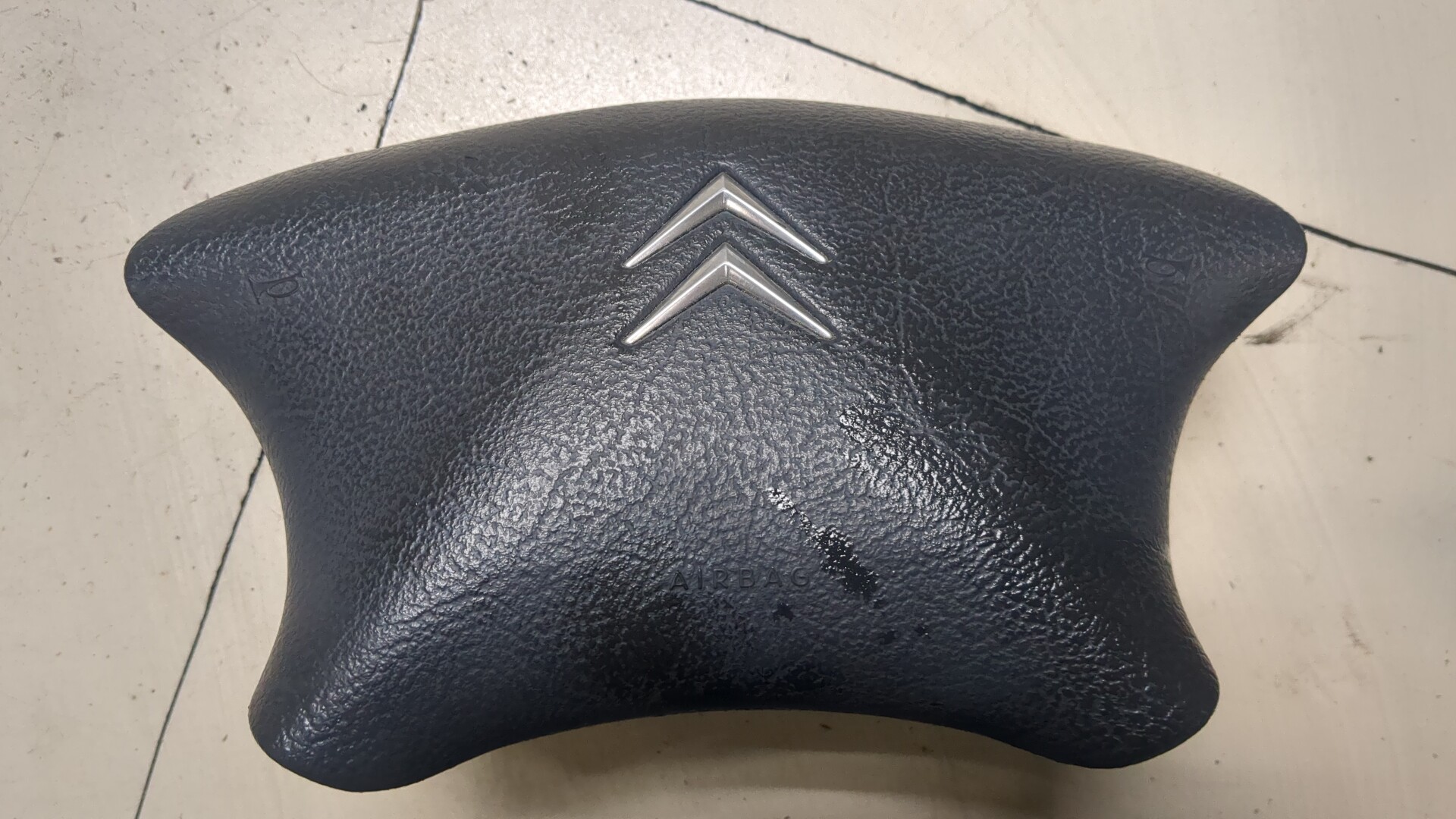 Подушка безопасности в рулевое колесо