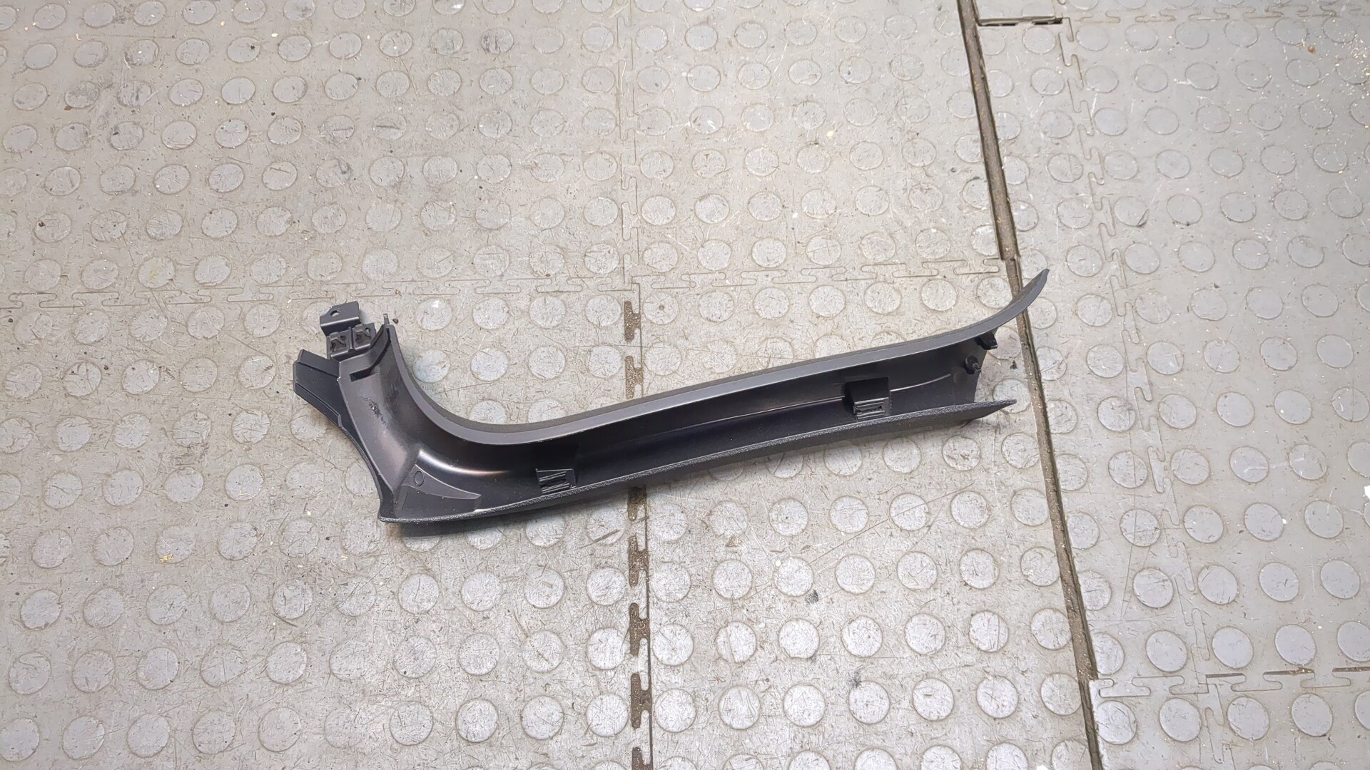 Обшивка багажника