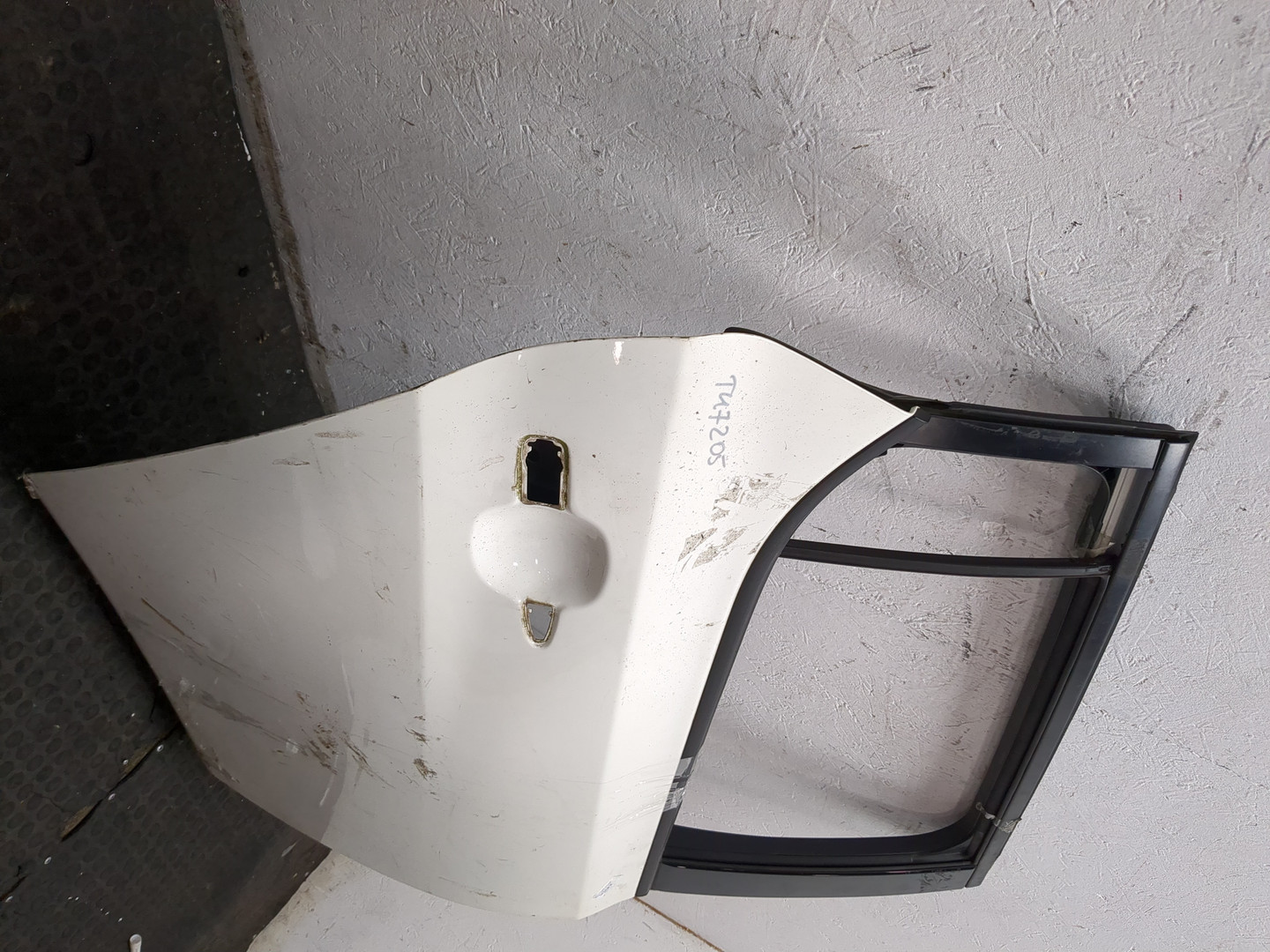 Дверь задняя правая