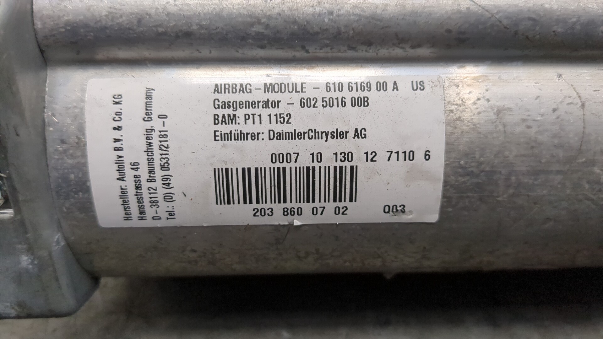 Подушка безопасности пассажирская (в торпедо)