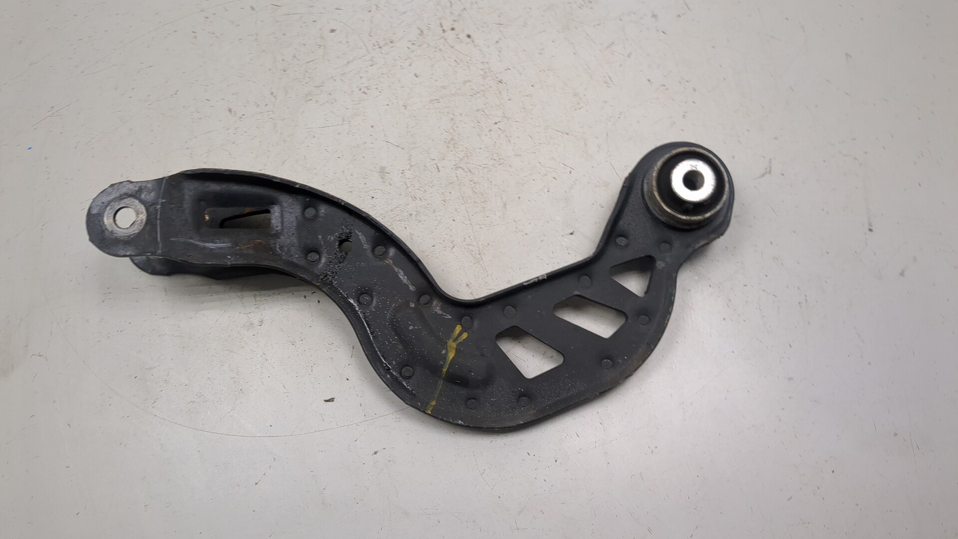 Рычаг задний