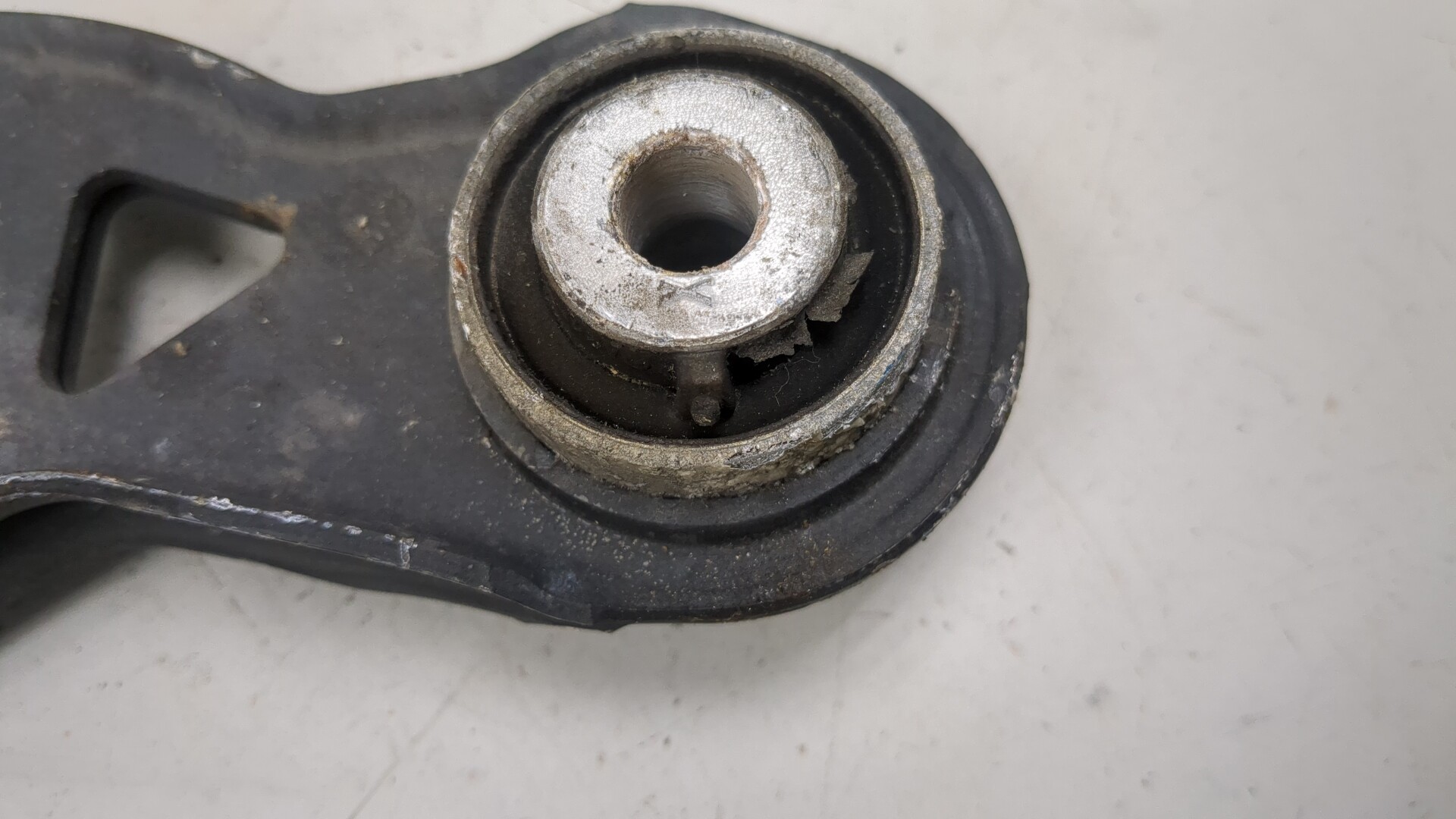 Рычаг задний