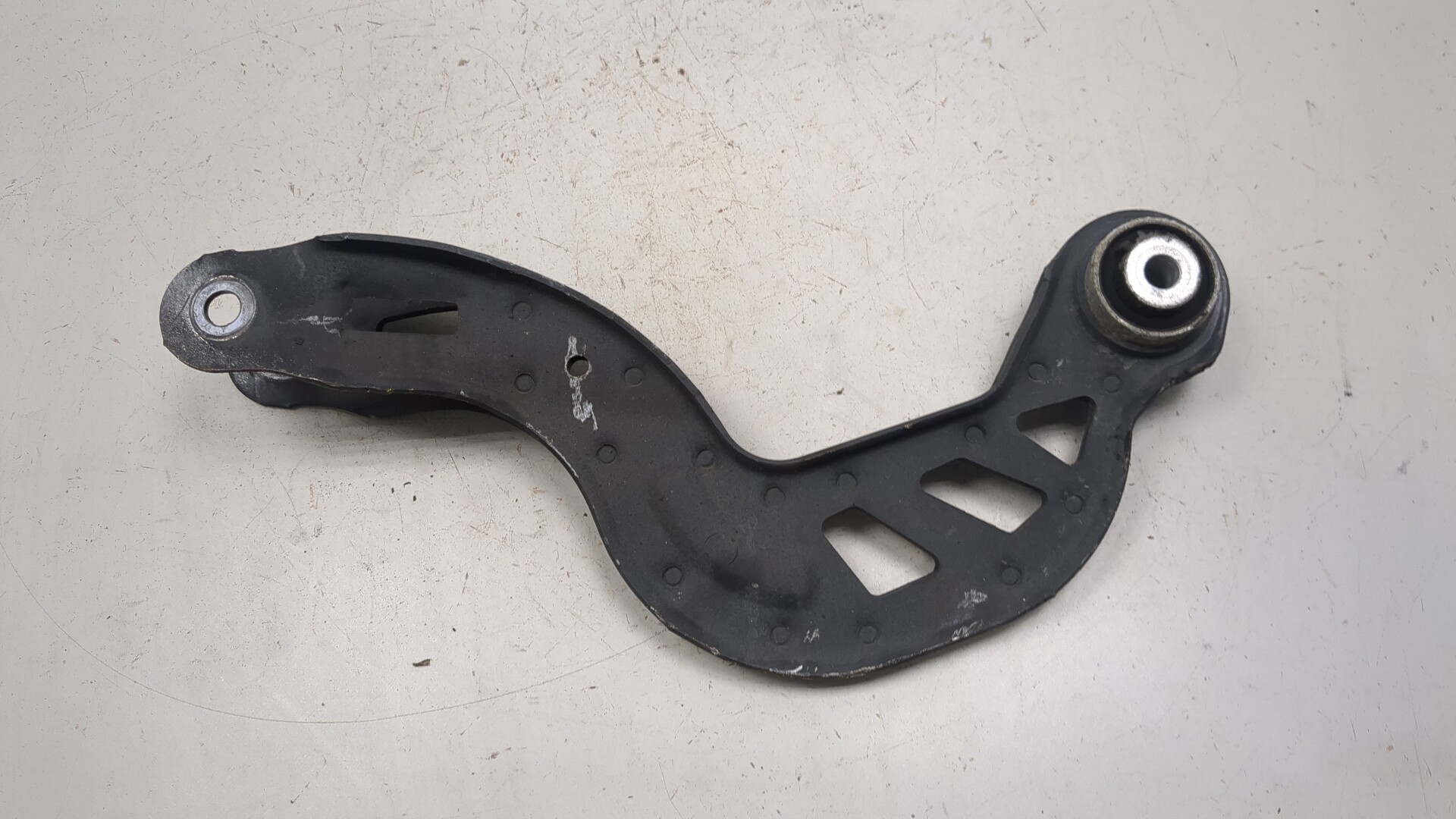 Рычаг задний