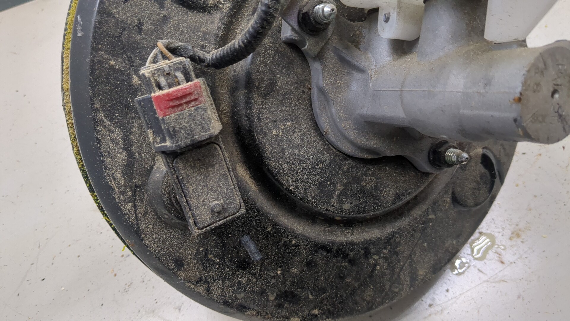 Цилиндр тормозной главный