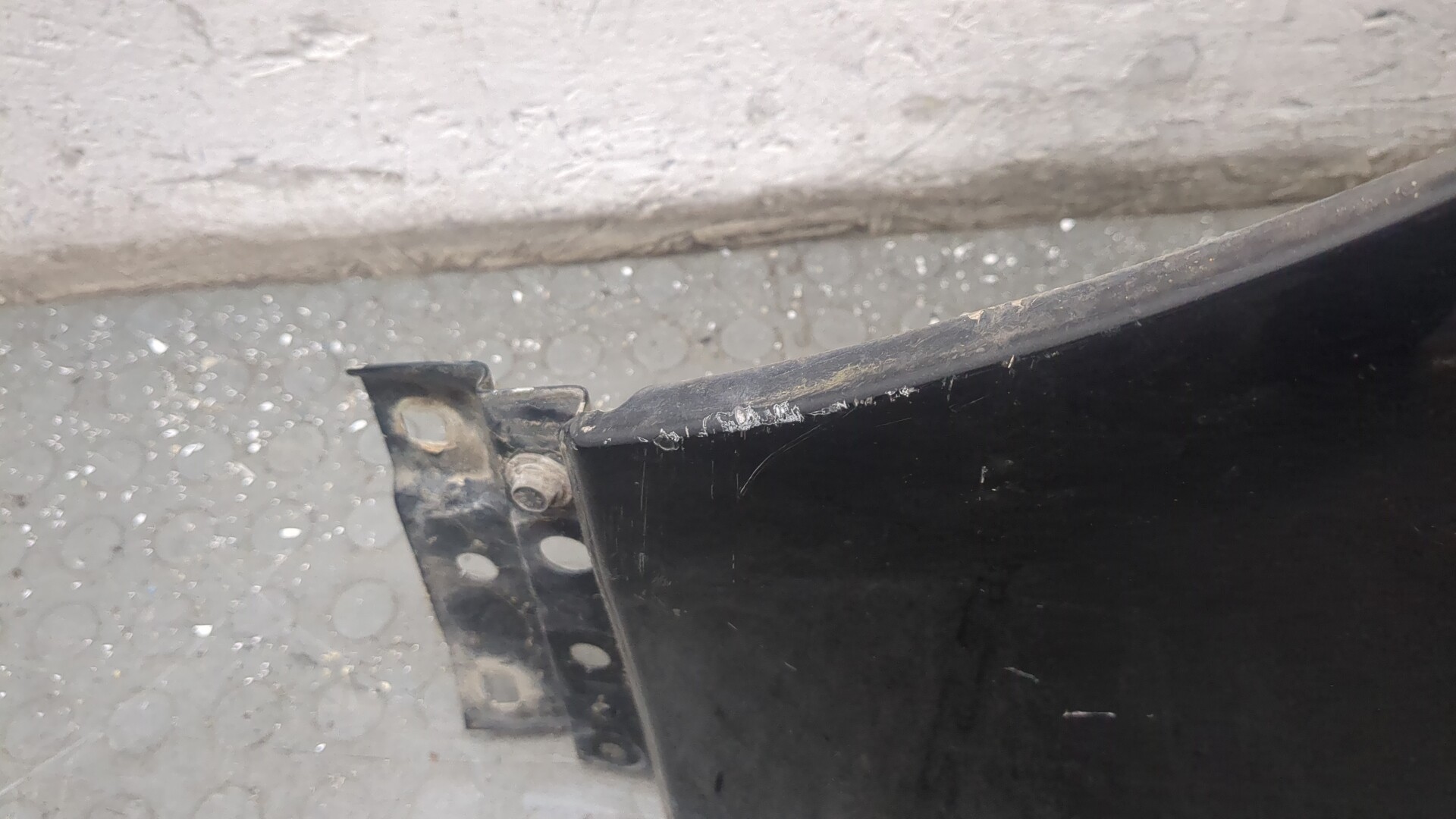 Крыло переднее левое