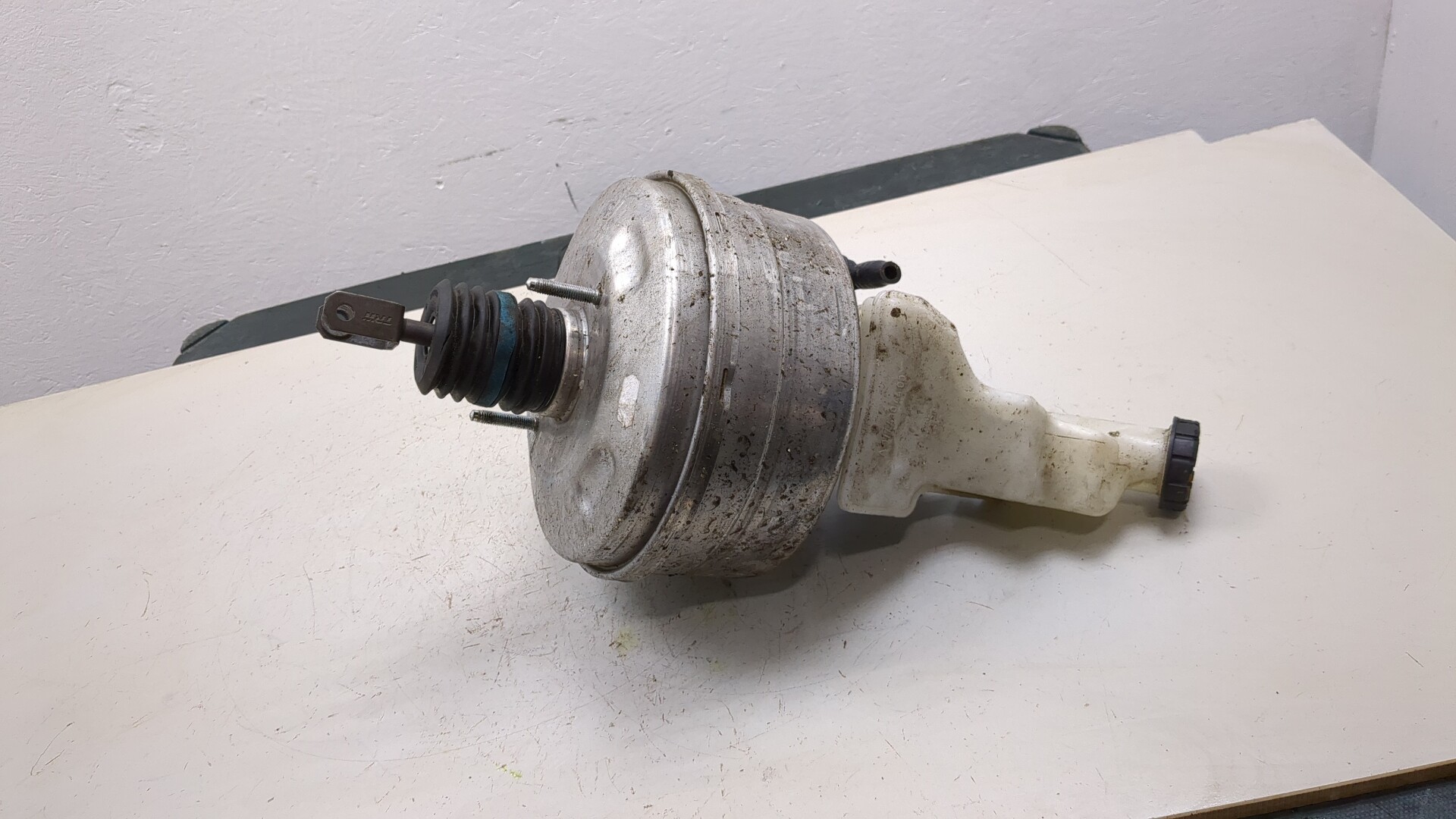 Цилиндр тормозной главный