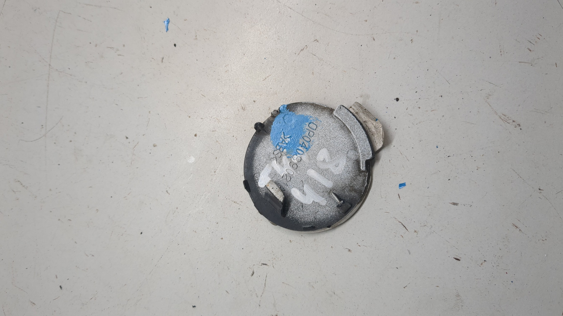 Заглушка буксировочного крюка