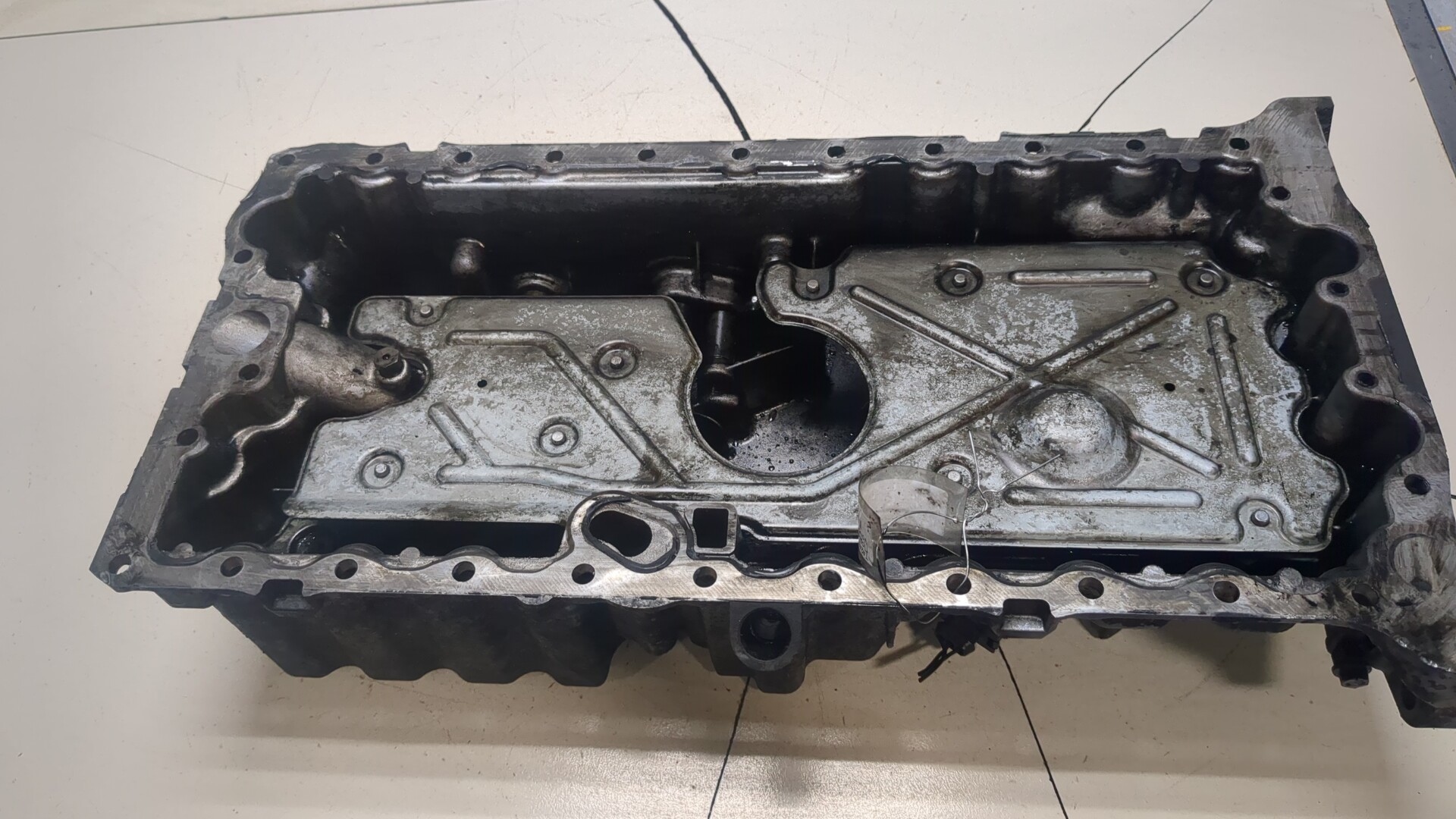 Поддон масляный двигателя (картер)