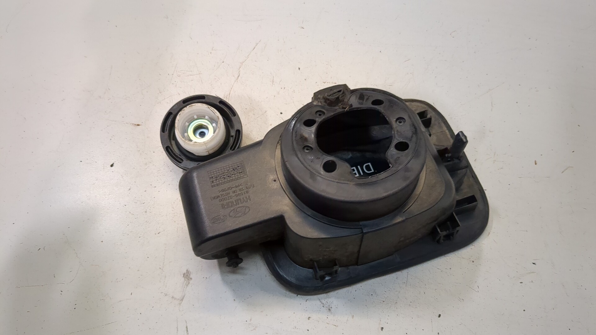 Лючок бензобака