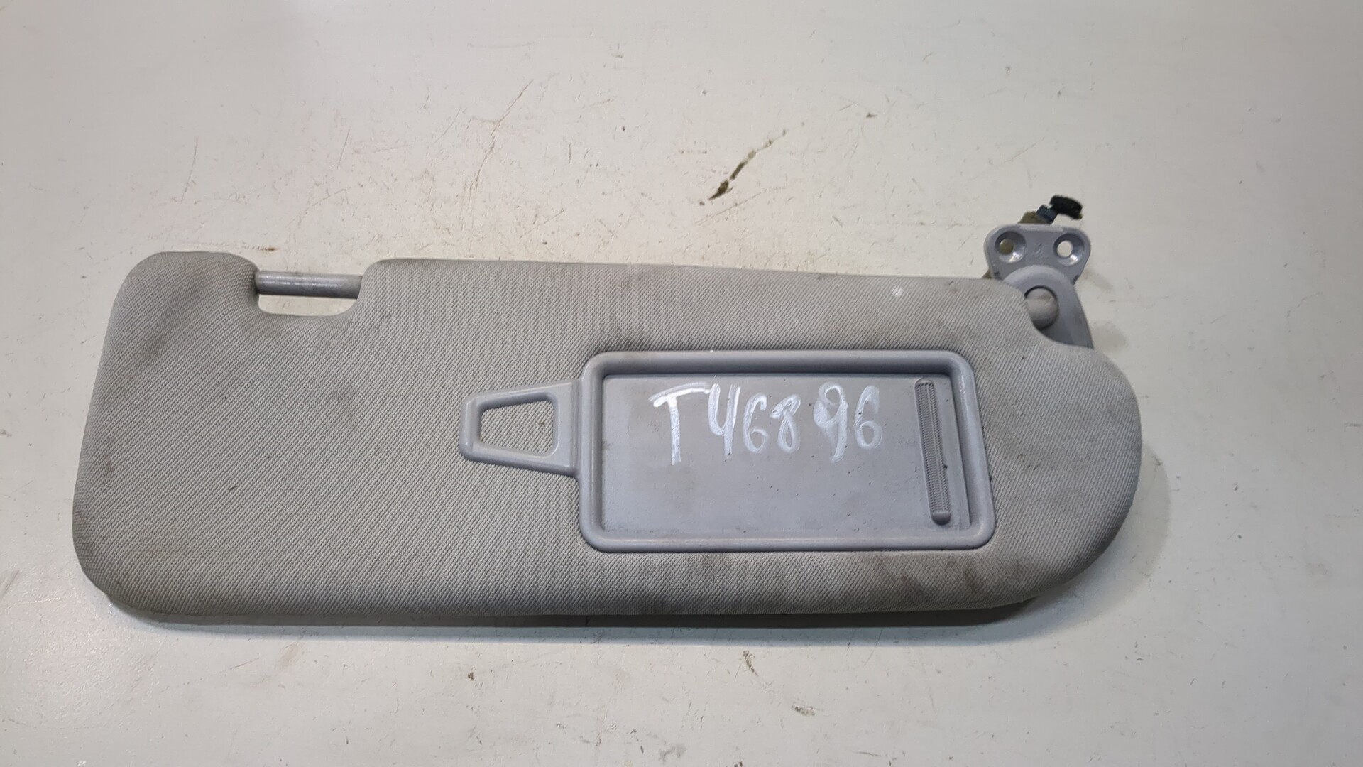 Козырек солнцезащитный