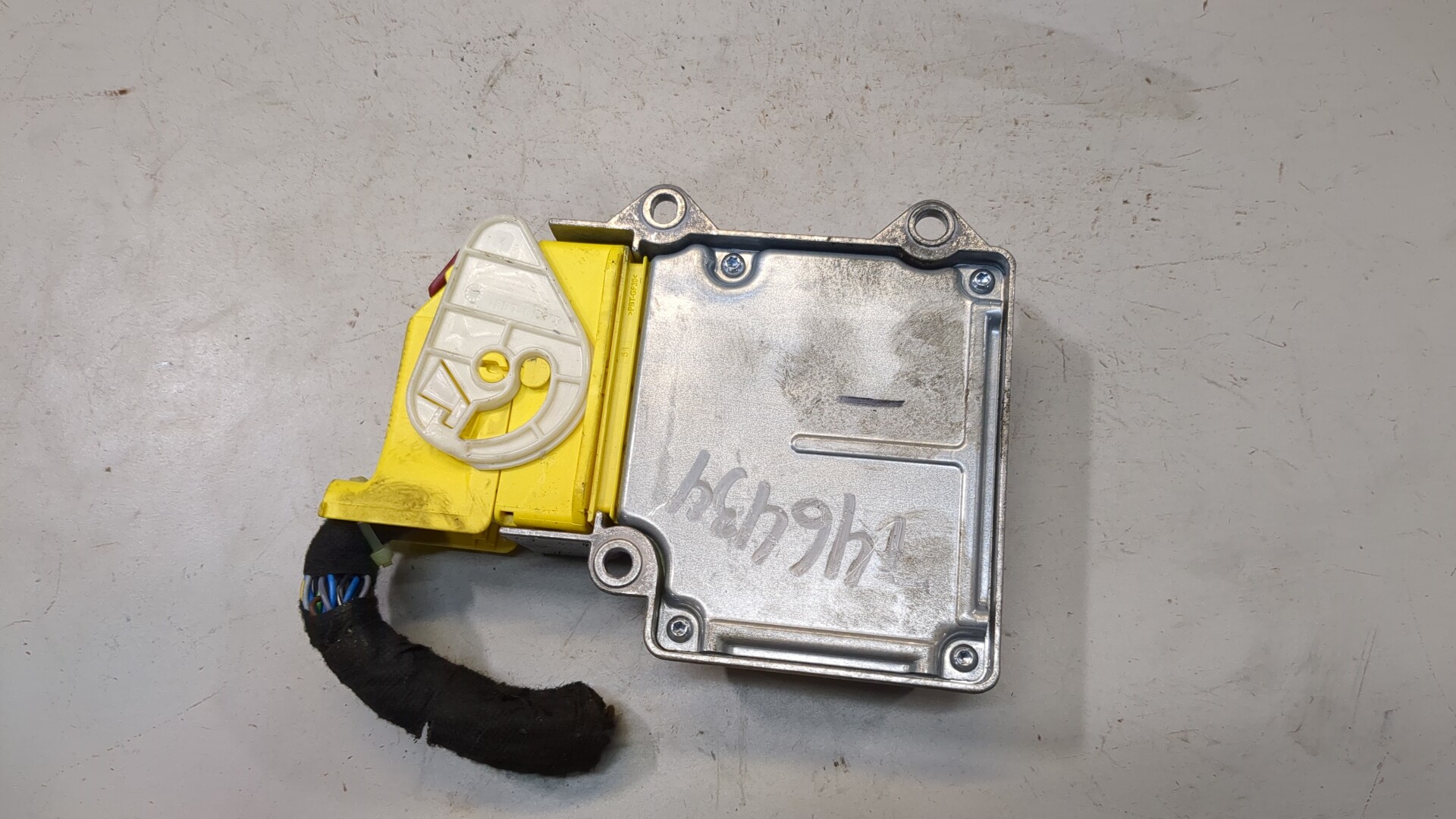 Блок управления подушек безопасности (AIR BAG)
