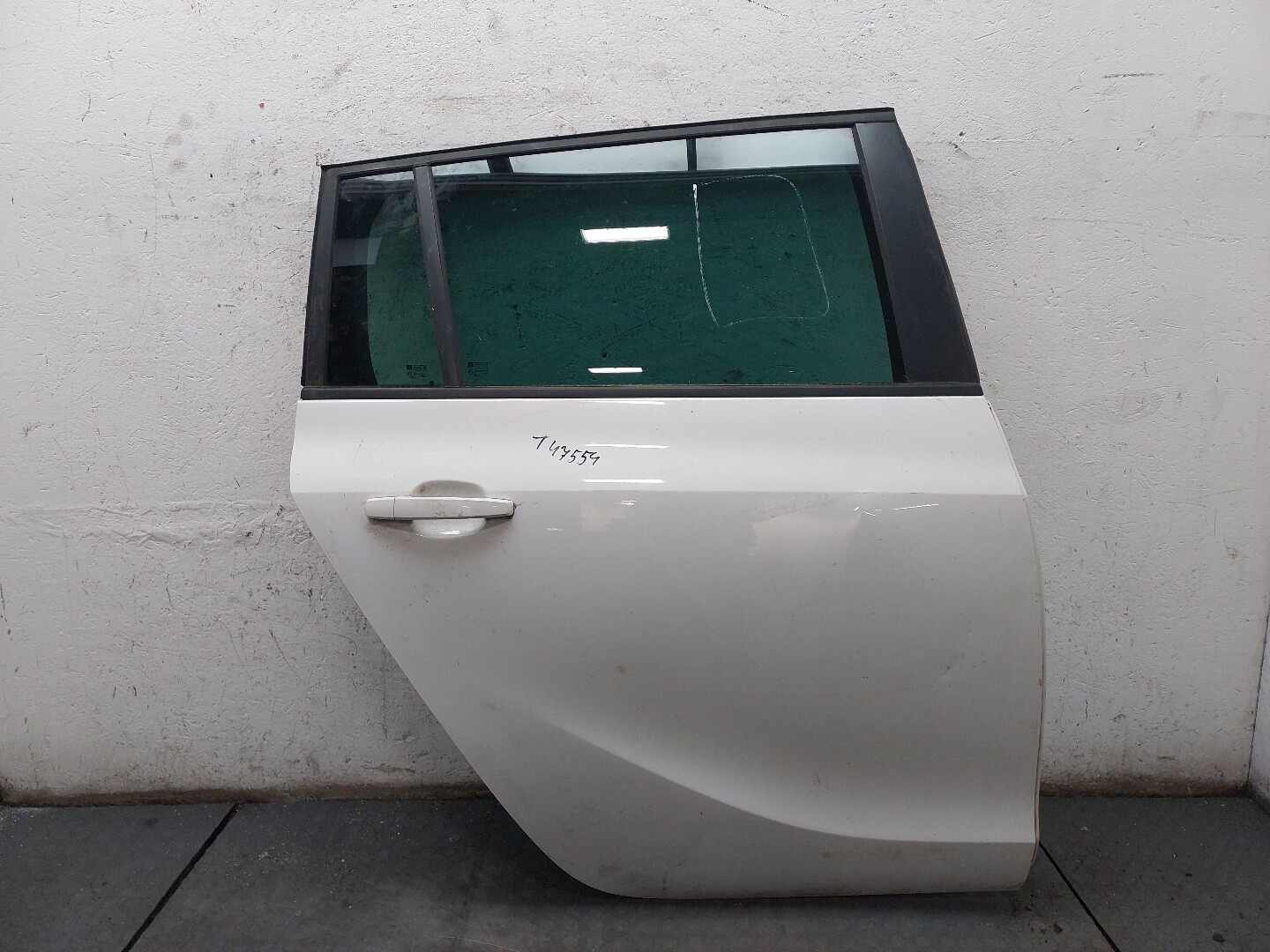 Дверь задняя правая