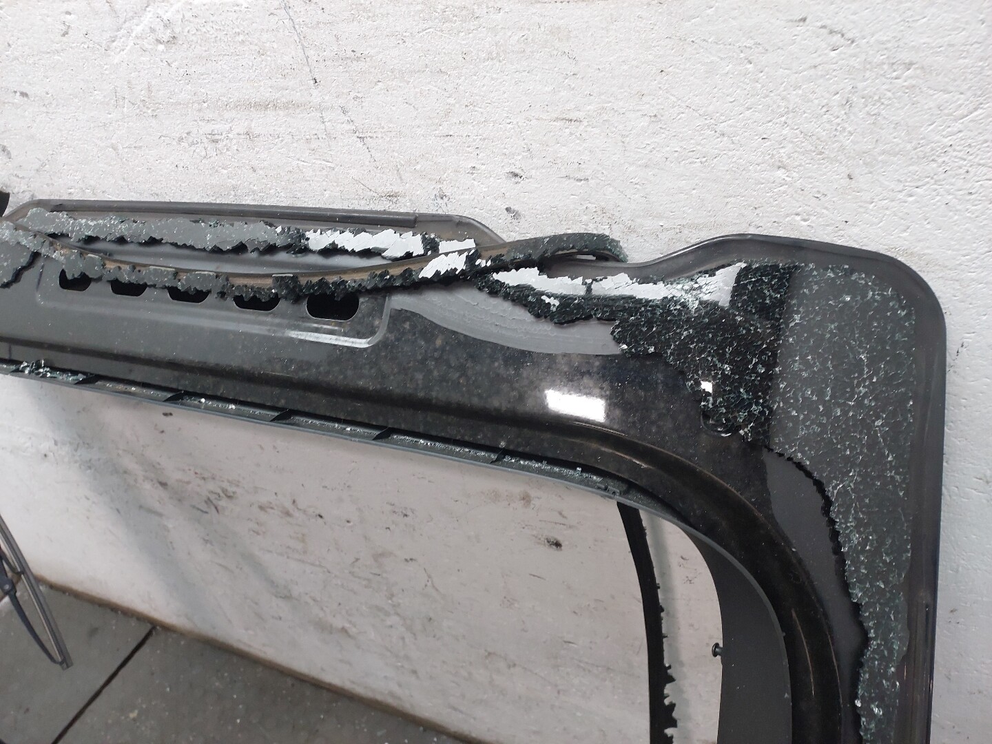 Дверь багажника