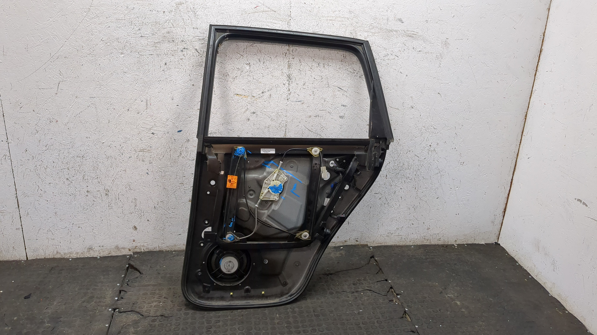 Стеклоподъемник электр. задний левый