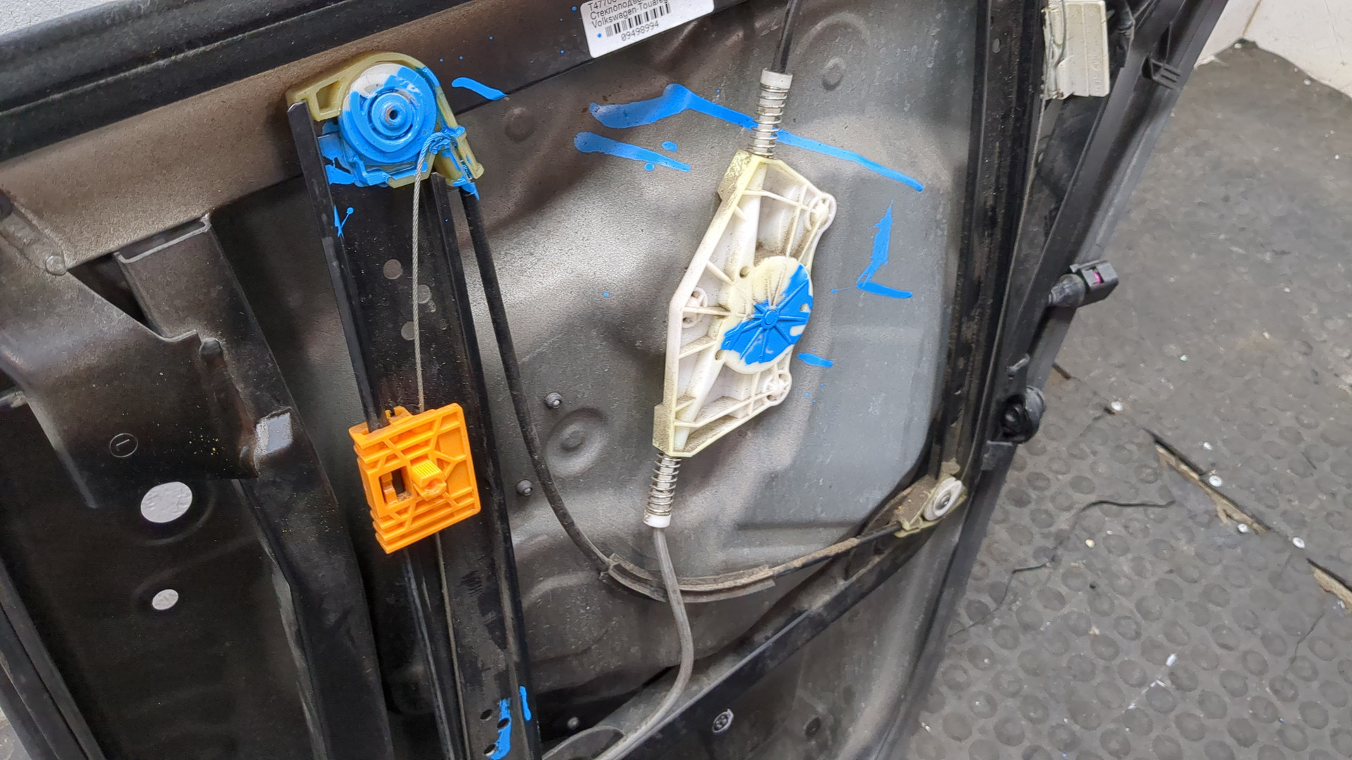 Стеклоподъемник электр. задний левый