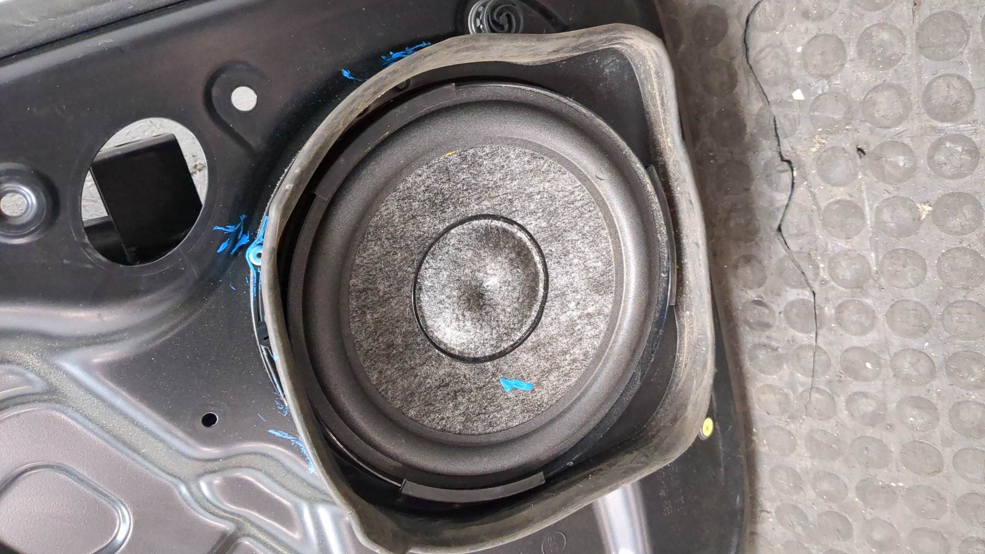 Стеклоподъемник электр. задний левый