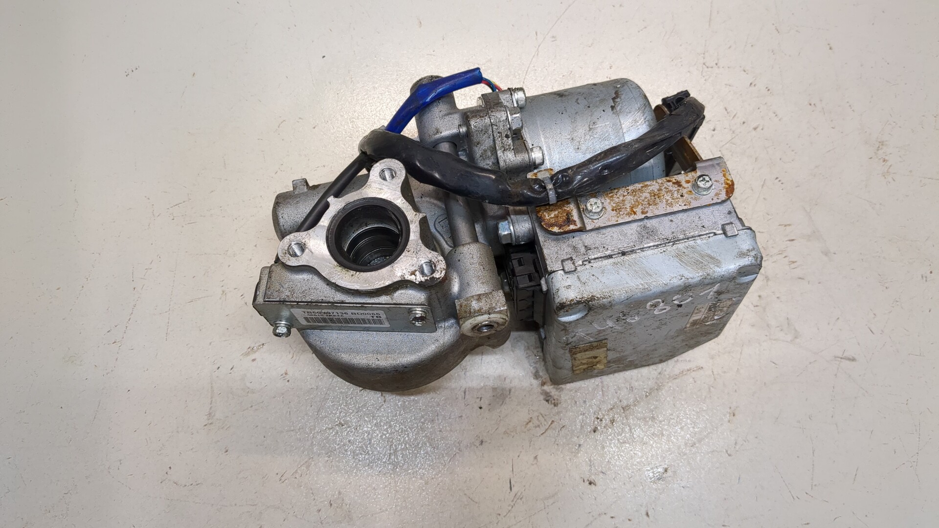 Серводвигатель рулевой рейки